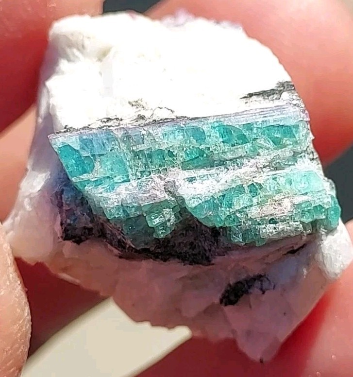 GEM PARAIBA CUPRIAN BLUE PINK TOURMALINE COPPER BEARING BATALHA MINE BRAZIL