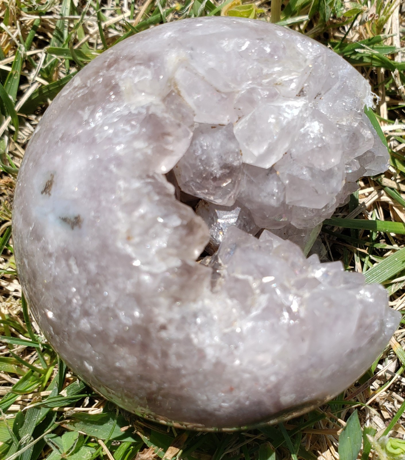 2.8″ Purple Amethyst Quartz Crystal Ball Orb Sphere Rainbows Druzy Matrix, 383g