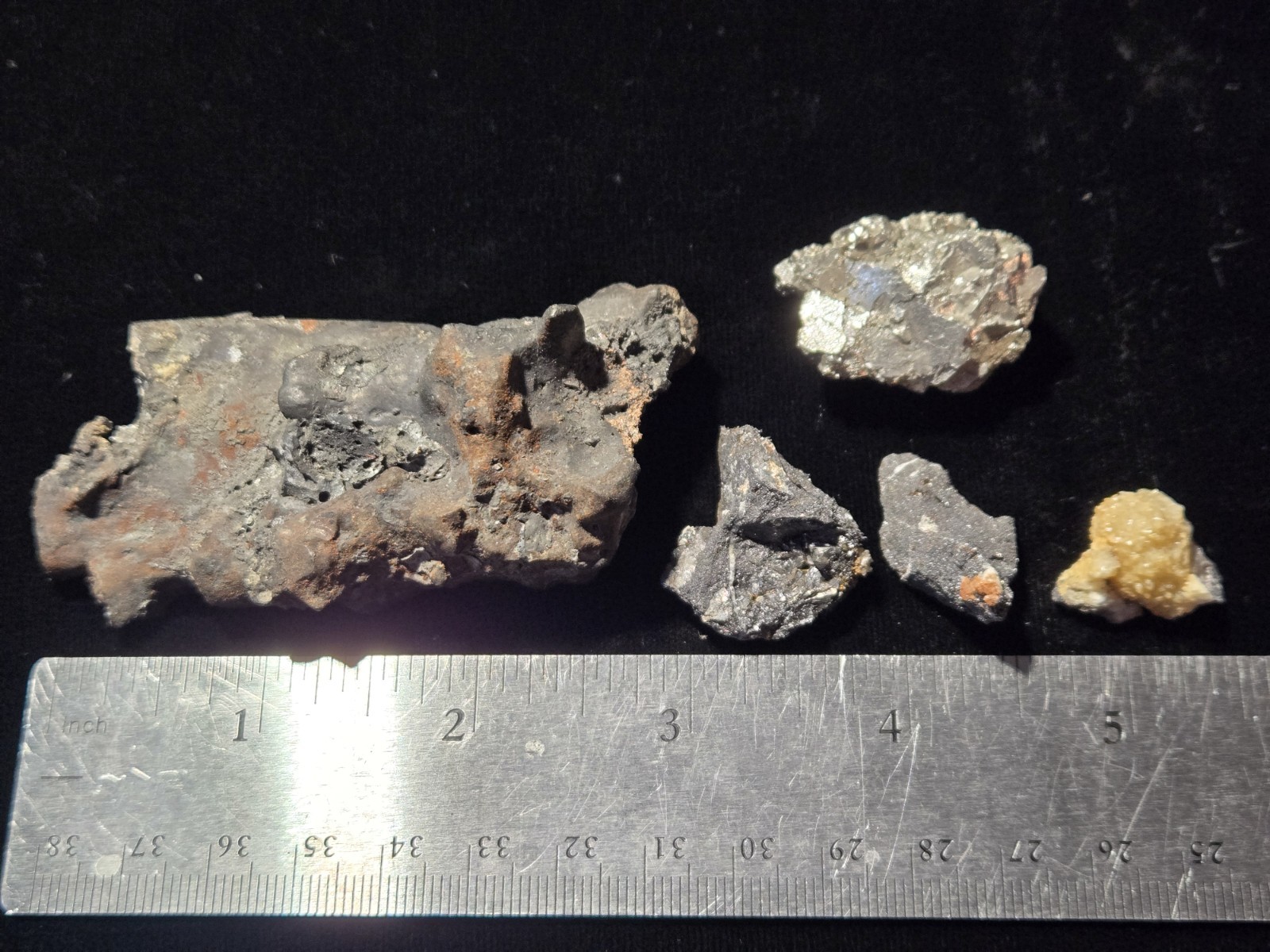 278g 5 Pieces Magnetic Minerals Magnetite Stones