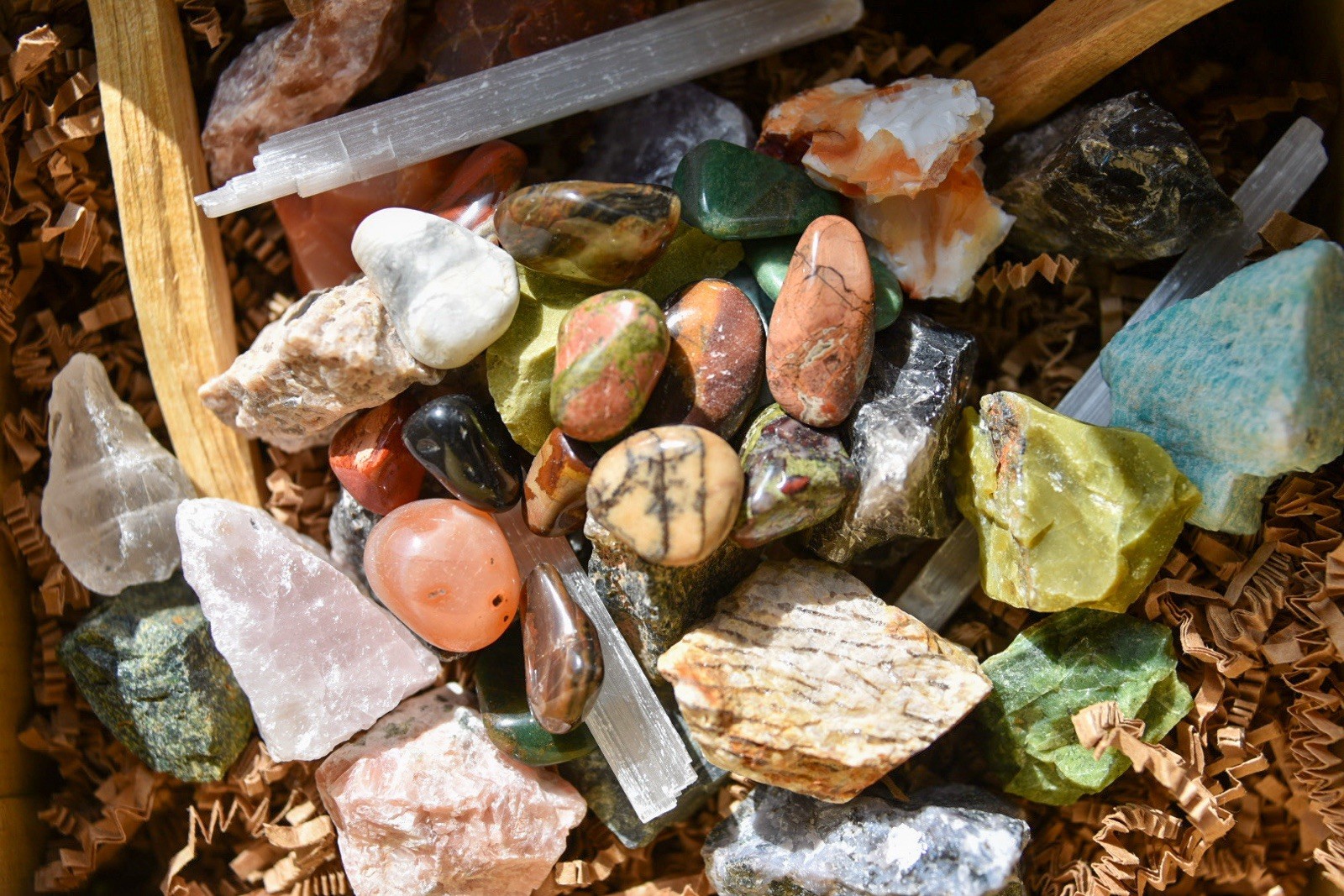 MEDIUM Mixed Mystery Crystal Box, Raw Crystals, Tumbled Crystals, Rocks