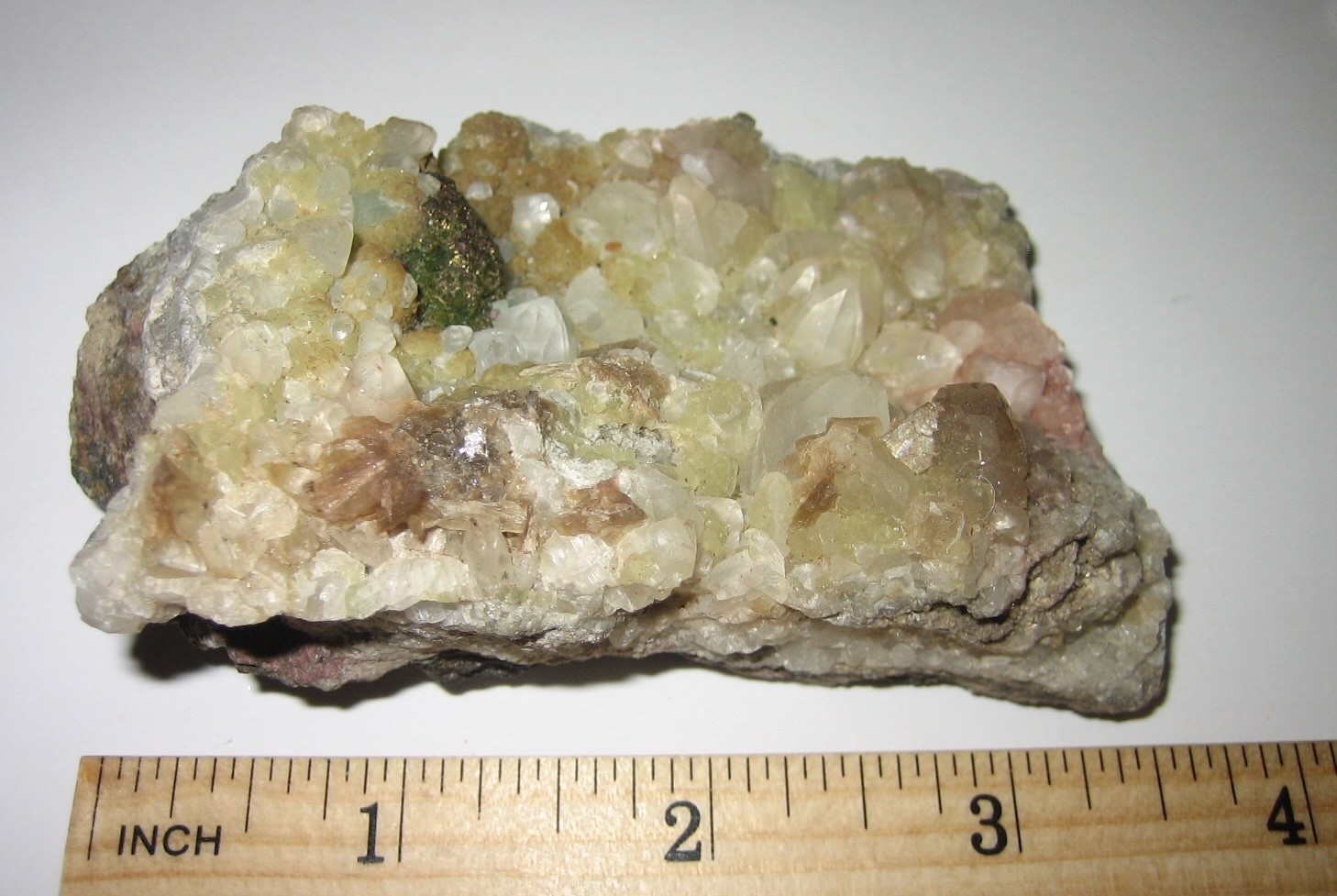 3.75″ RARE CALCITE & STILBITE CRYSTAL CLUSTER FROM MARYLAND, USA ~ 192.6grams *A