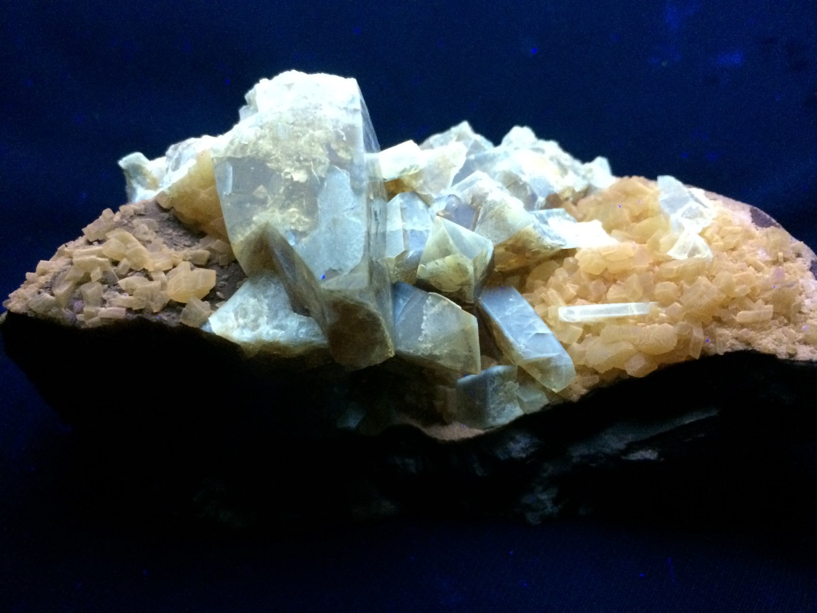KB: BRIGHT FL SW YELLOW/WHITE BARITE CRYSTALS W/CALCITE, ELK CREEK, SOUTH DAKOTA