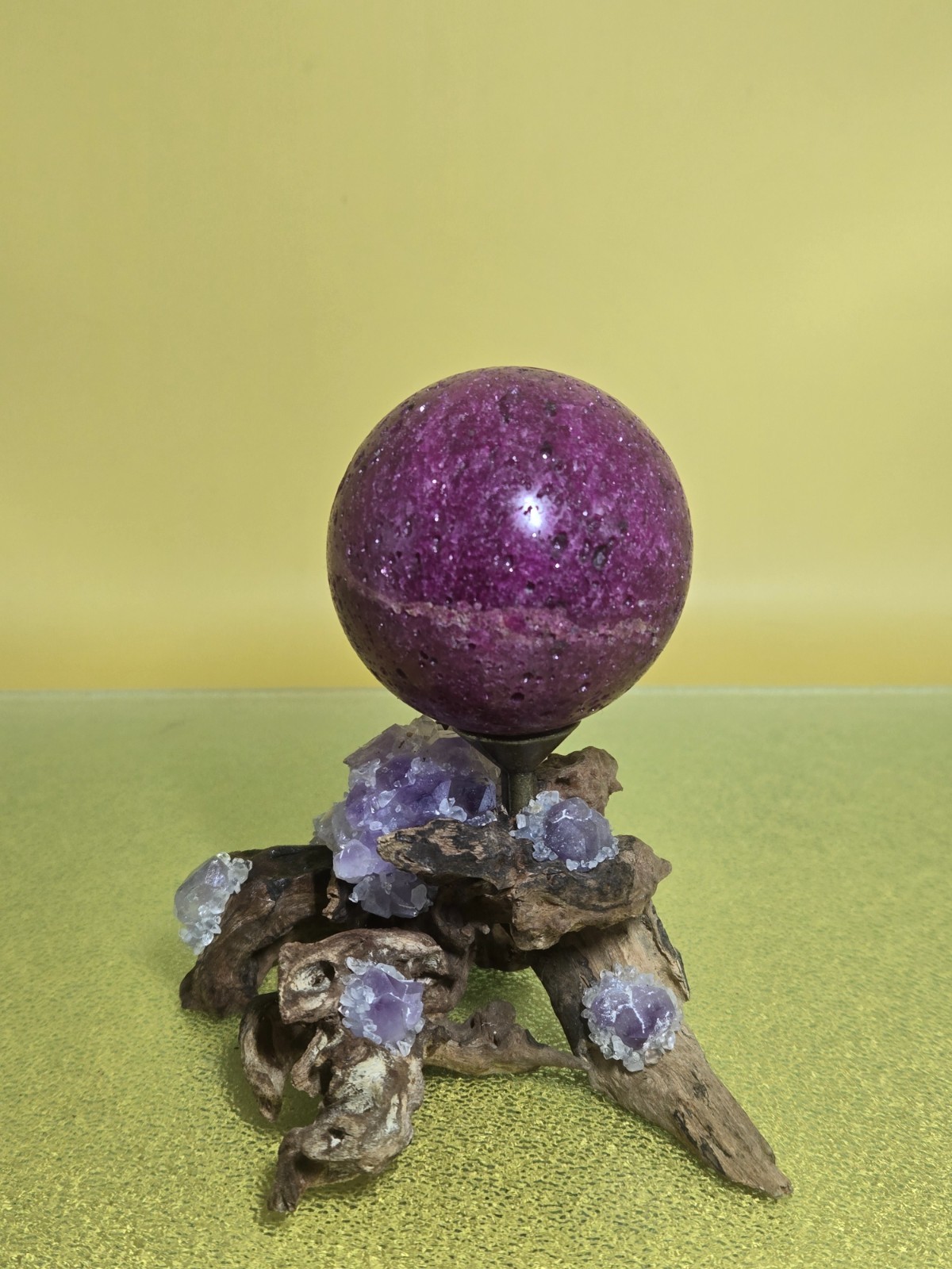 290G Pink UV Ruby Corundum Sphere Crystal Ball Reiki Healing With Wood Stand
