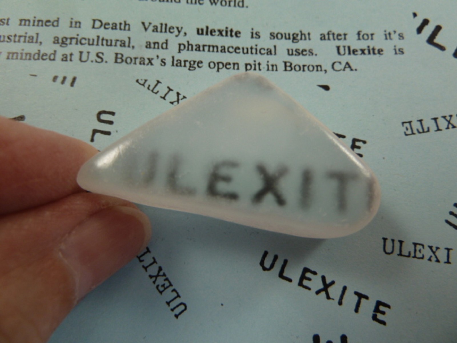 (r33-118) 1-5/8″ Ulexite gemstone Mineral TV rock mine mined rocks Boron CA USA