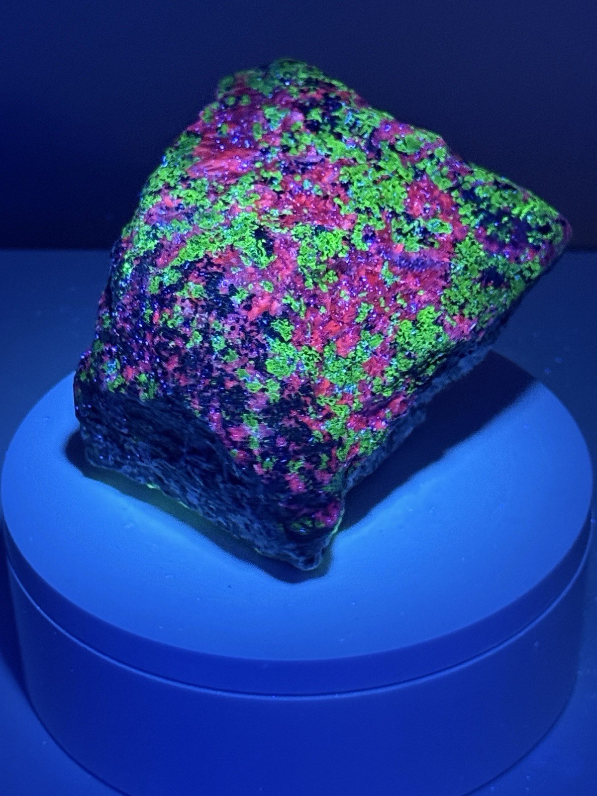 VIBRANT Calcite, Willemite, & Franklinite Fluorescent Mineral Specimen – NJ