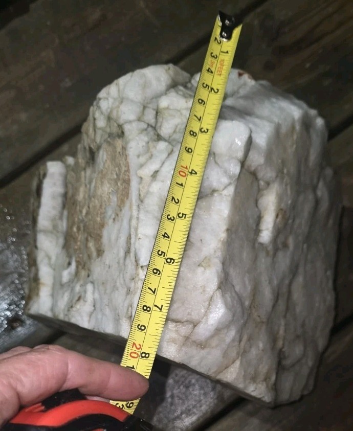 NATURAL ROUGH MILKY QUARTZ 30 LBS