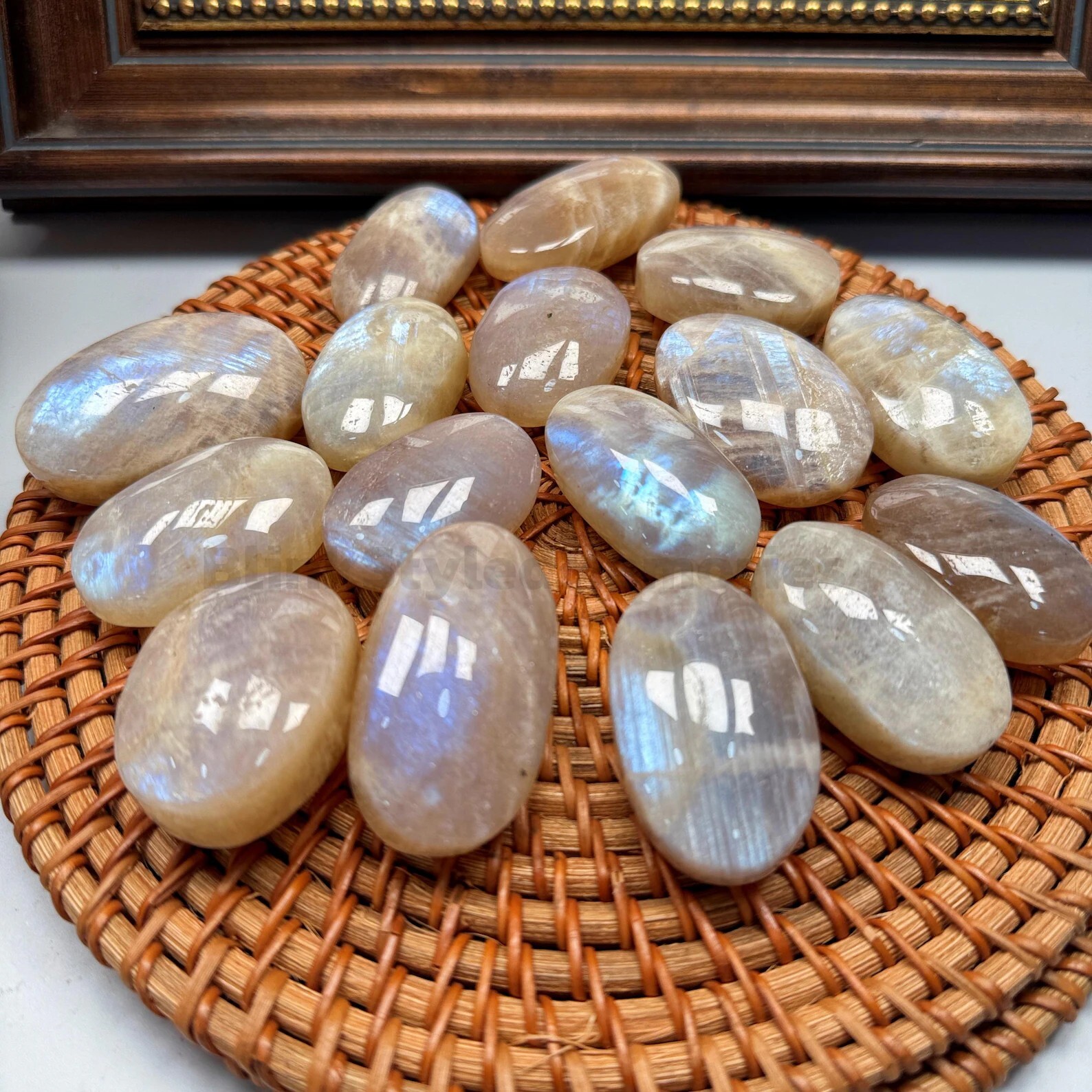 2″~3″ Moonstone Blue Flash Tumbled Stone Healing Crystal Pocket Palm Stone 1pcs