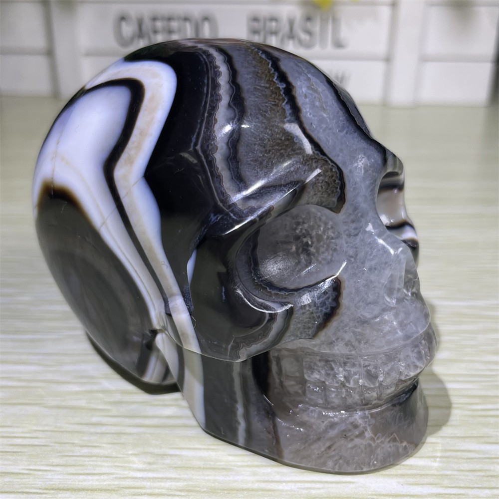 1.2LB 3.2″ Black Lace Sardonyx Skull Crystal Quartz Carving Reiki Decoration