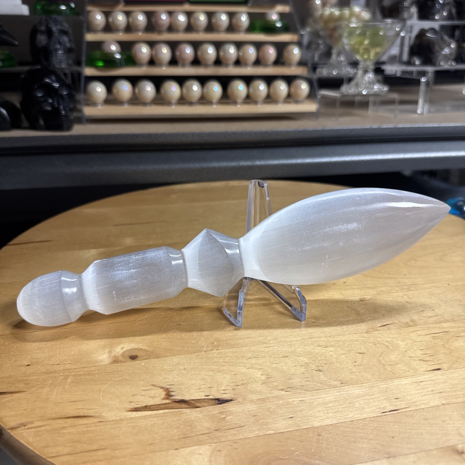 6646 Selenite Knife Pig Sticker Stand Not Included 1.0”T 2.0”W 9.8”L Wt. 13 Oz.￼