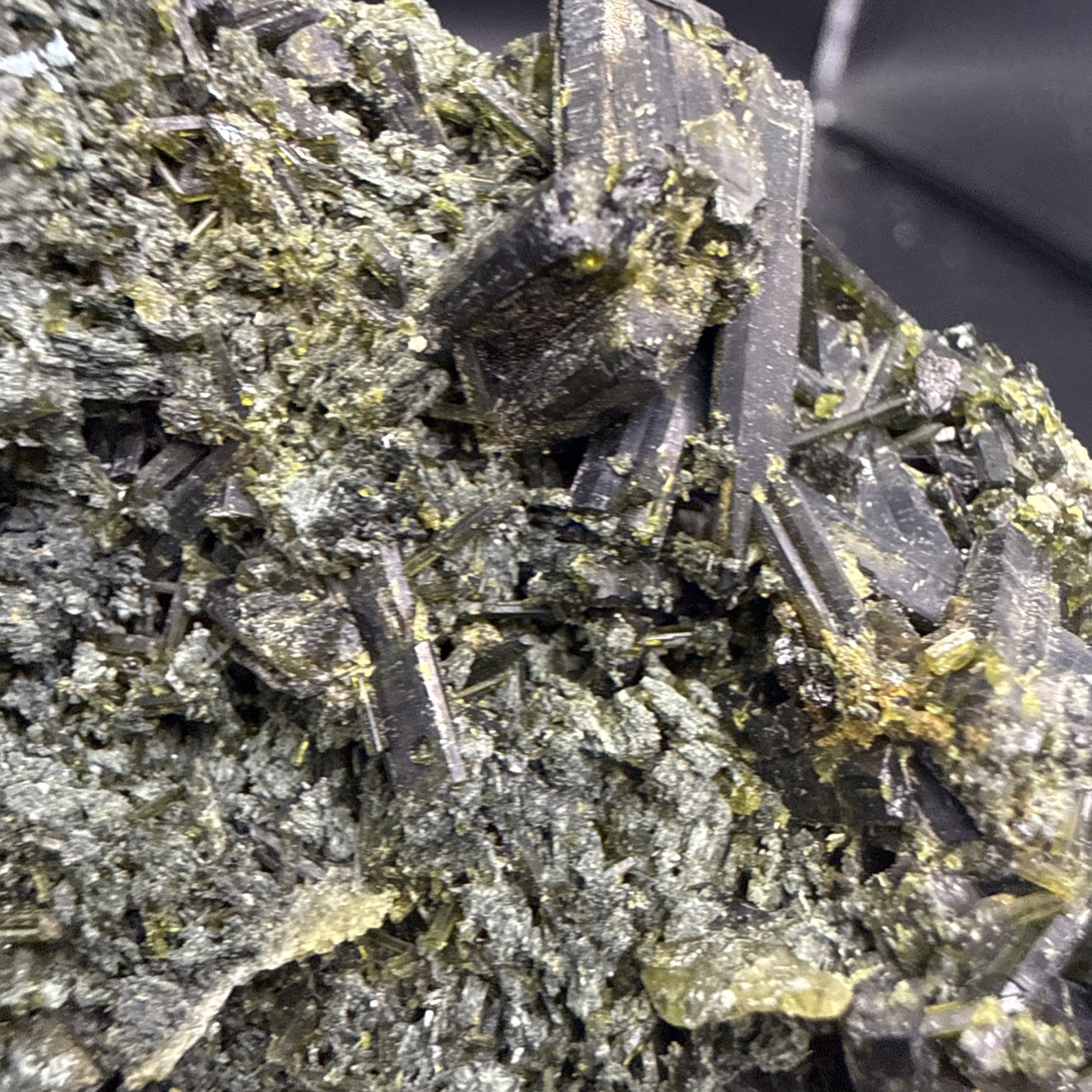 2.5 Lb Large Natural Epidote On Matrix From Pakistan. A+ Specimen,Minerals,Gems.