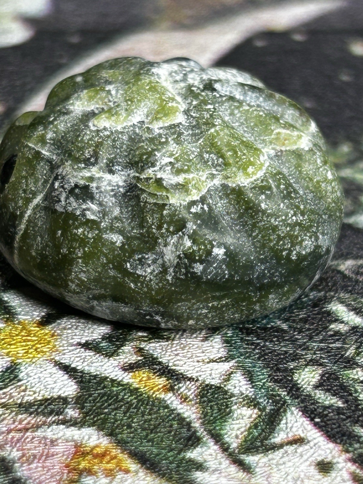 Green Jade Dumpling Natural Stone Crystal Carving