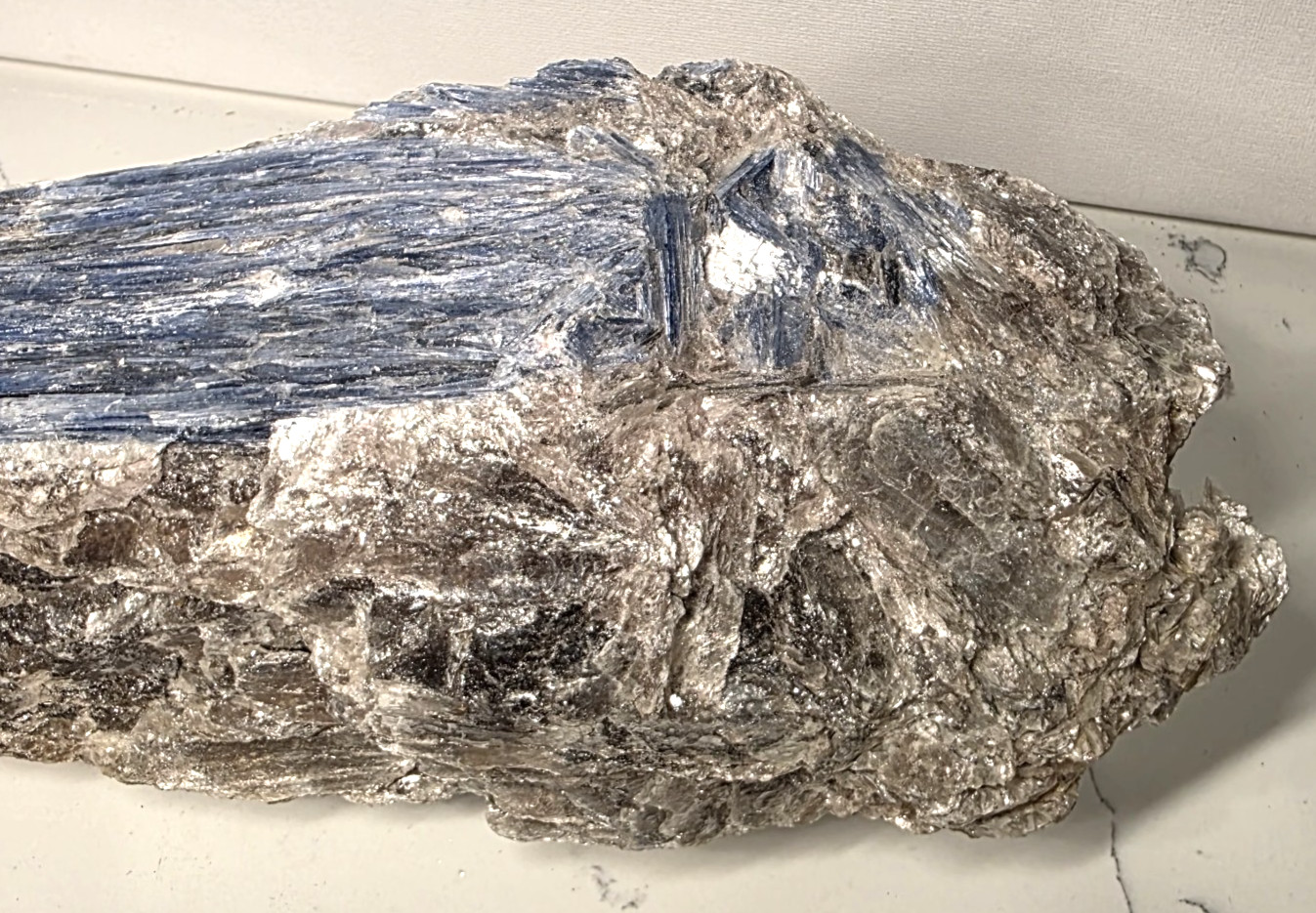 8LB 15″ BLUE OCEAN KYANITE IN NATURAL MICA FORM