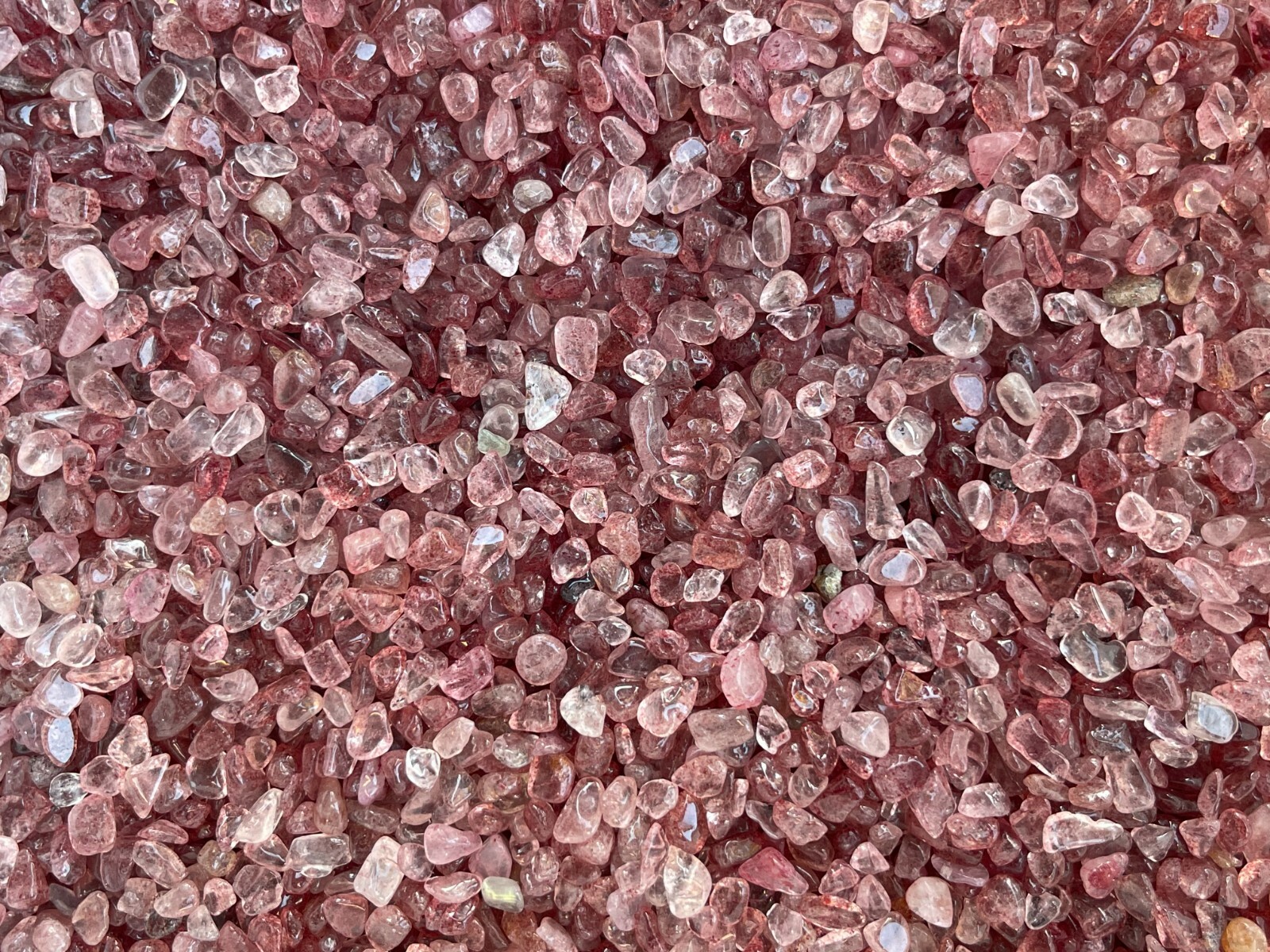 Grade A++ Strawberry Quartz Semi Tumbled Gemstone Mini Chips 4 – 8 mm, Bulk Lot