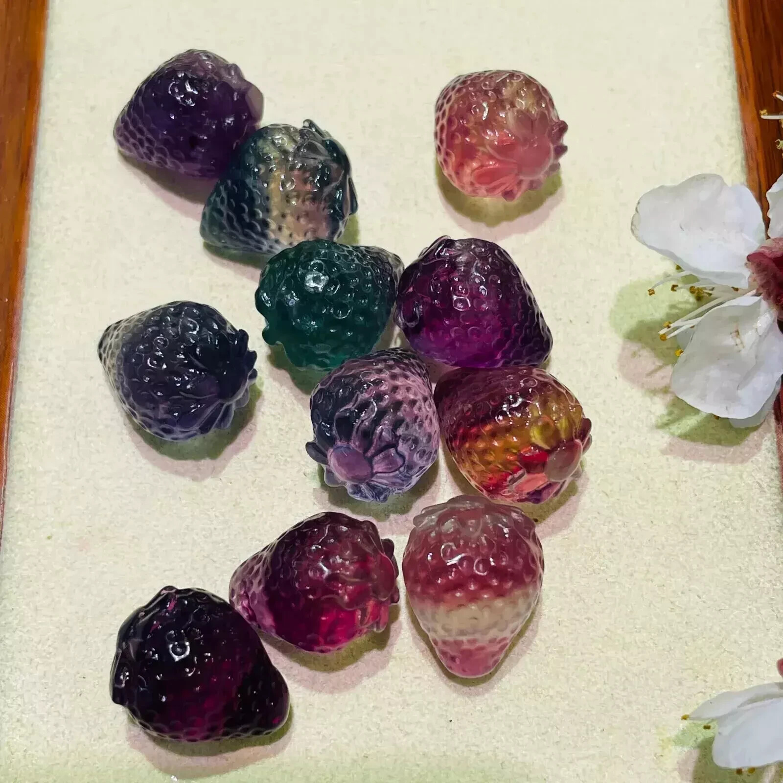 5pc Natural fluorite carved mini strawberry quartz crystal reiki healing
