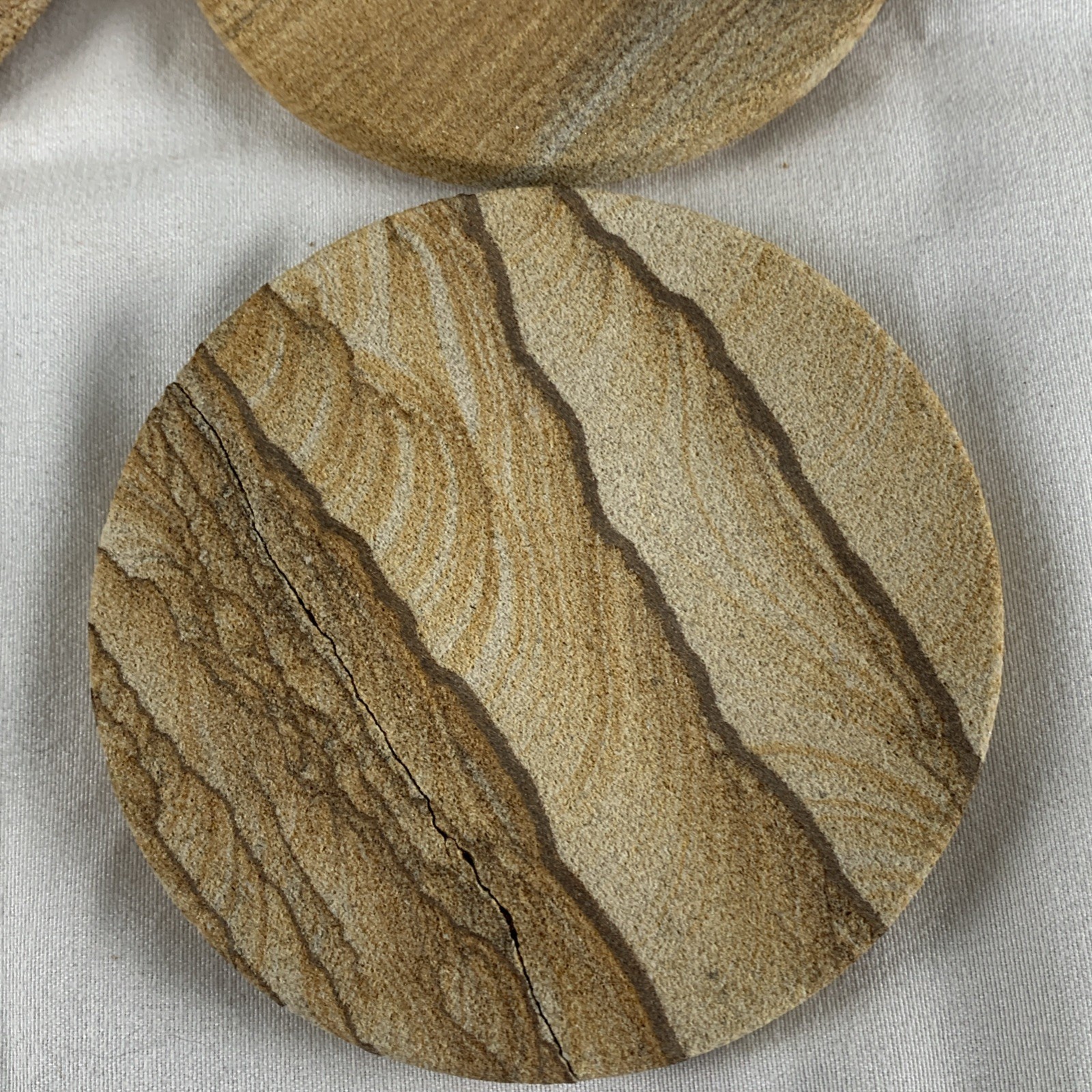 Kanab Goldenstone Sandstone Set of 4 Coasters w/Wood Holder Utah 3.75″ Diam READ