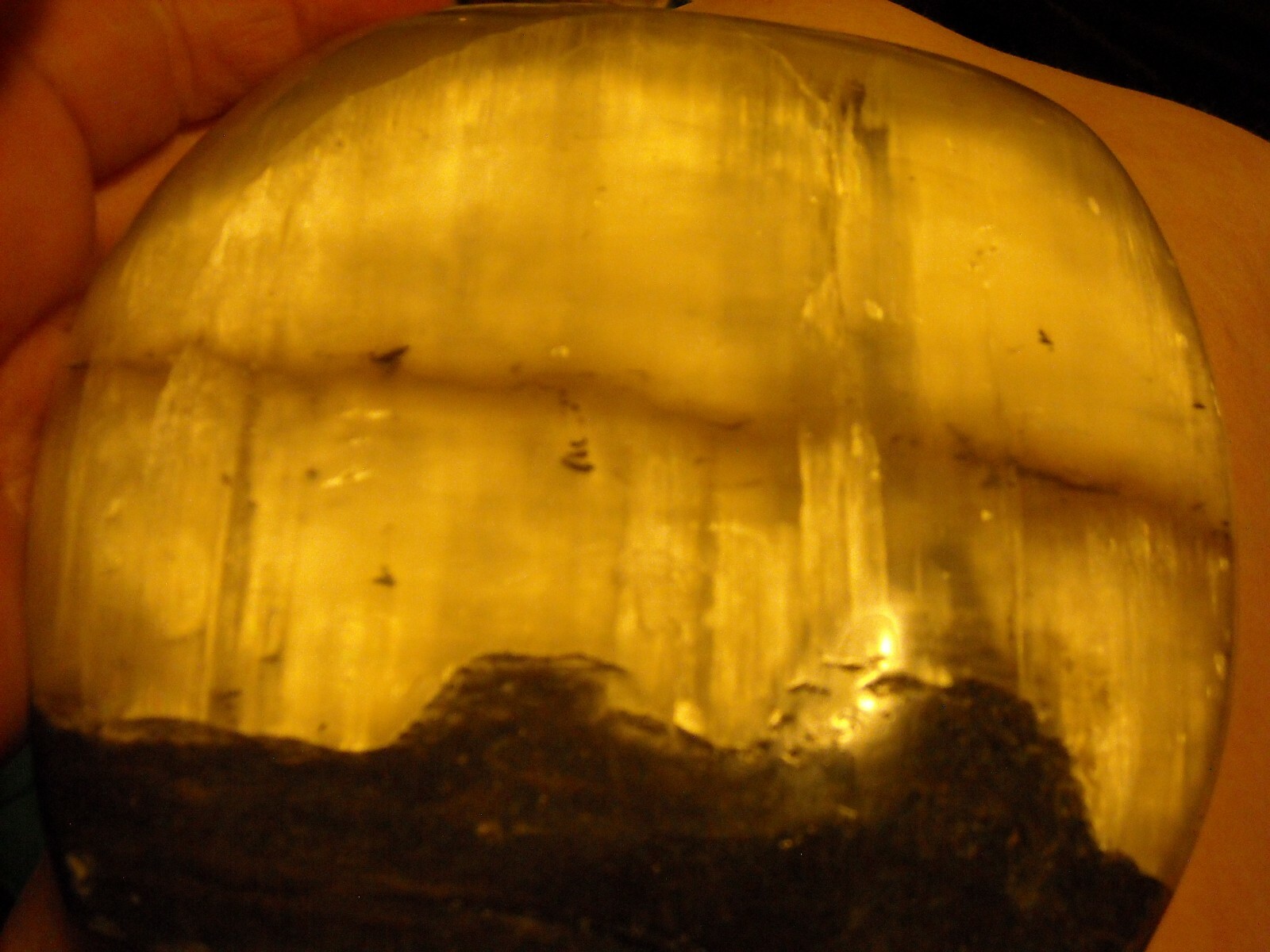 Large heavy display specimen piece gemstone 3 lb 15.8oz 6 W X 5.25 tall X 2″deep
