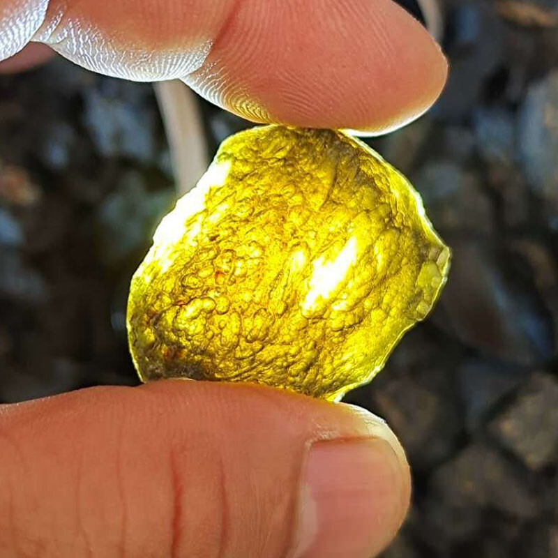 Black Gem Moldavite Meteorite Tektite Impact Glass Specimen 100G