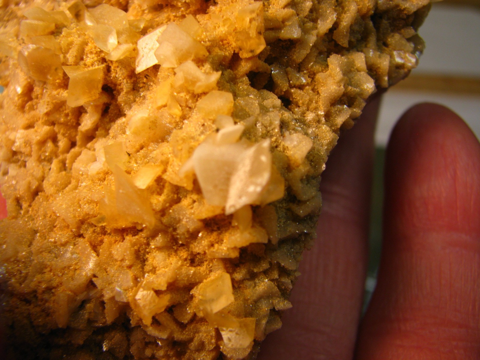 1/2lb 4x3x2inchs CALCITE CRYSTALS ON DOLOMITE WAYNE CO. MISSOURI USA #296
