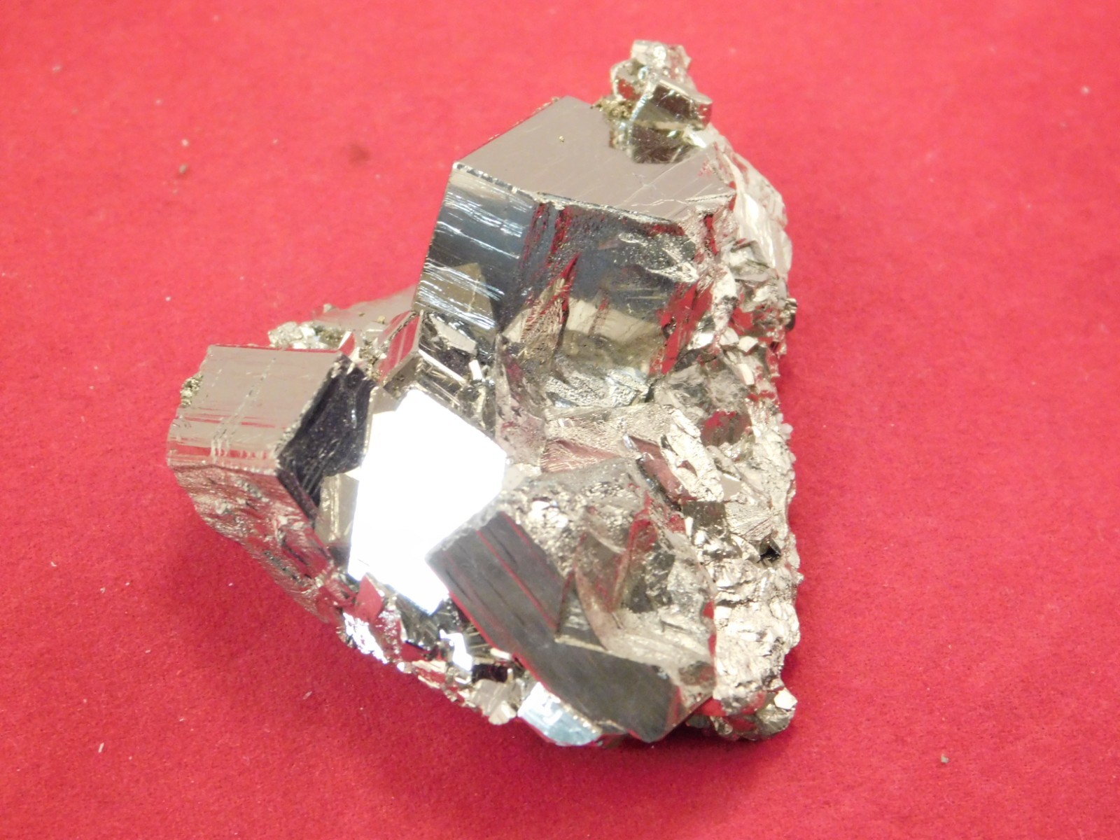Smaller PYRITE Crystal CUBE Cluster! Nice and 100% Natural Peru 74.6gr