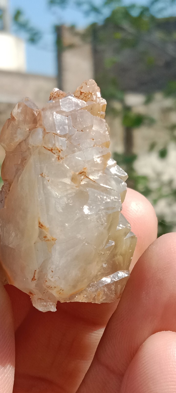 33.5Grams Tri color white brown and chlorine Beautiful Chlorine Quartz Crystal
