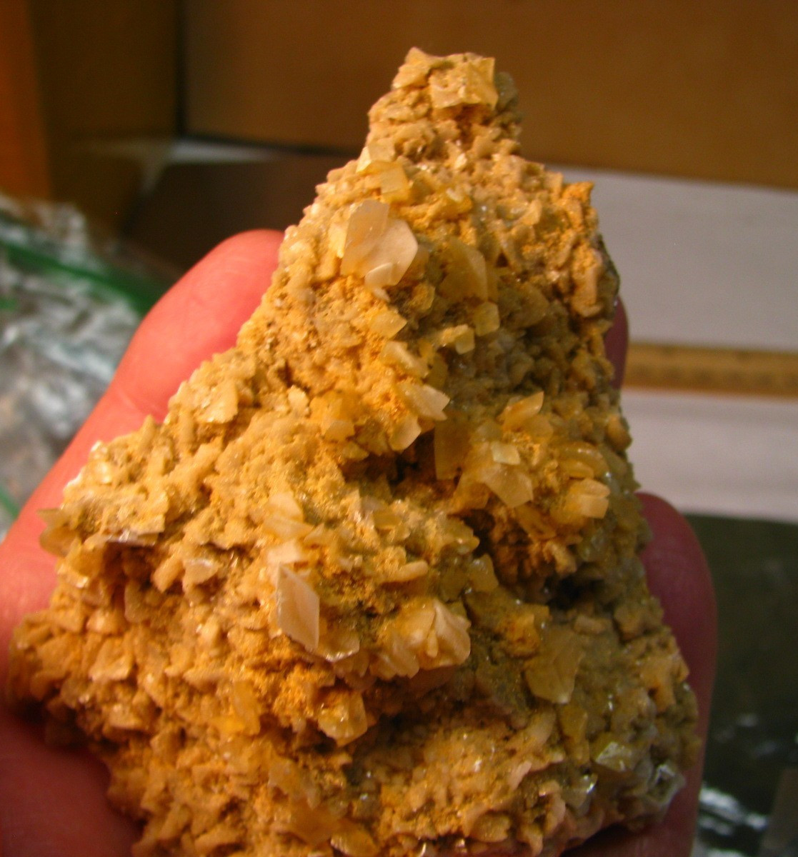 1/2lb 4x3x2inchs CALCITE CRYSTALS ON DOLOMITE WAYNE CO. MISSOURI USA #296