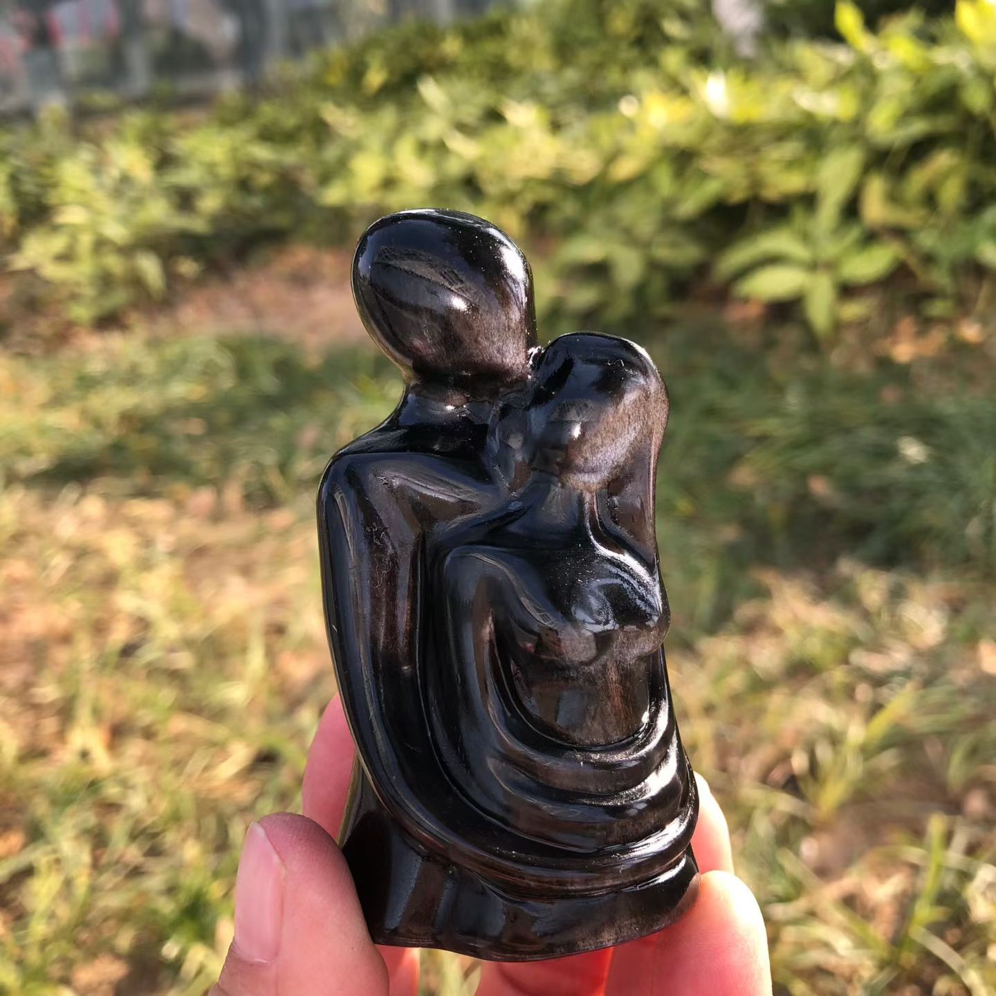 1 pcs Natural Silver Obsidian Crystal Hugging Couple Statue Romantic Love