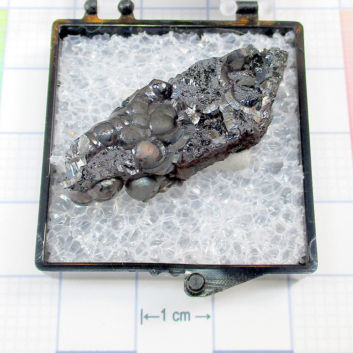 18501 TN Pyrolusite v Polianite ps Manganite Stella Maris No. 1 Mine (Black Wido