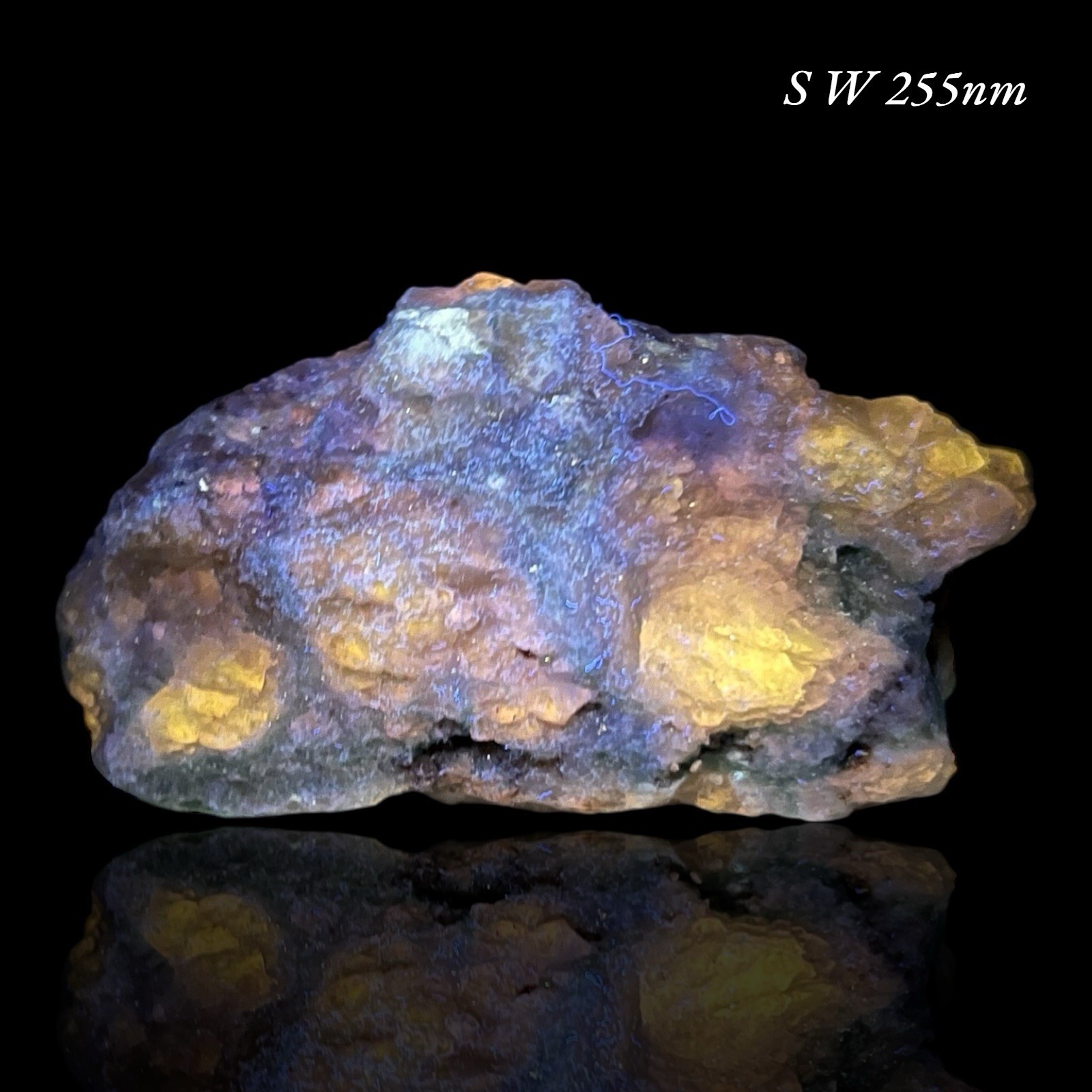 Afghanite, Lazurite, Marialite, Scapolite, Calcite, Fluorapatite, Phlogopite,