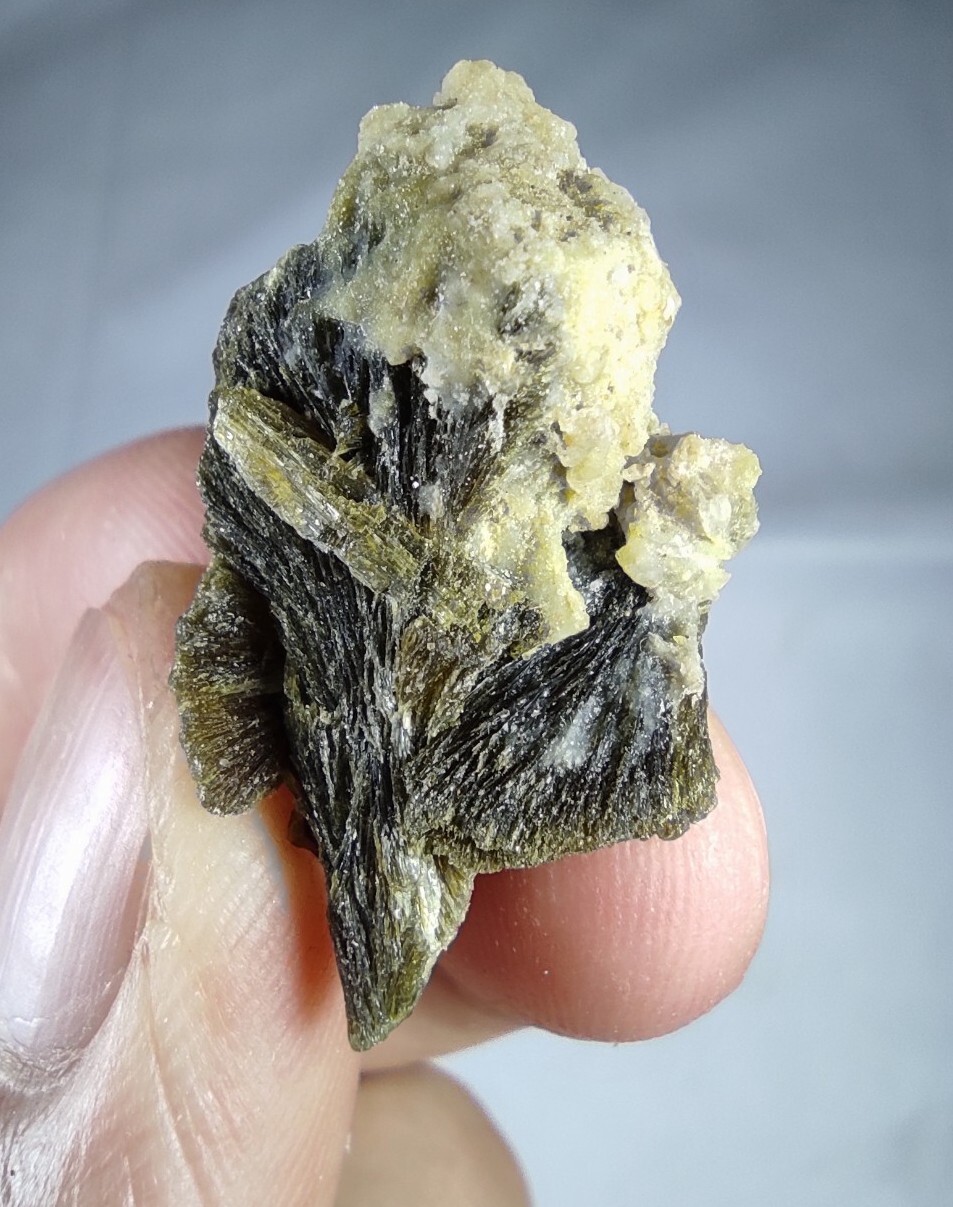 200gms Of Aesthetic Epidote Crystals Lot From Baluchistan, Pakistan.