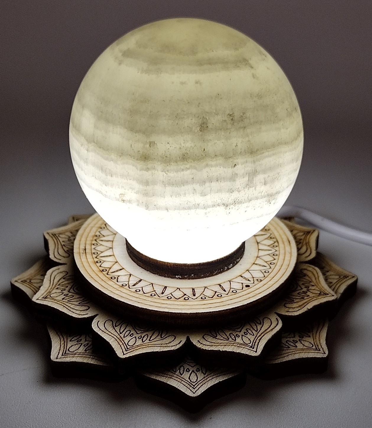 Soft Green Banded Onyx Crystal Sphere w/ Lighted Stand – USB Lotus Lamp Decor
