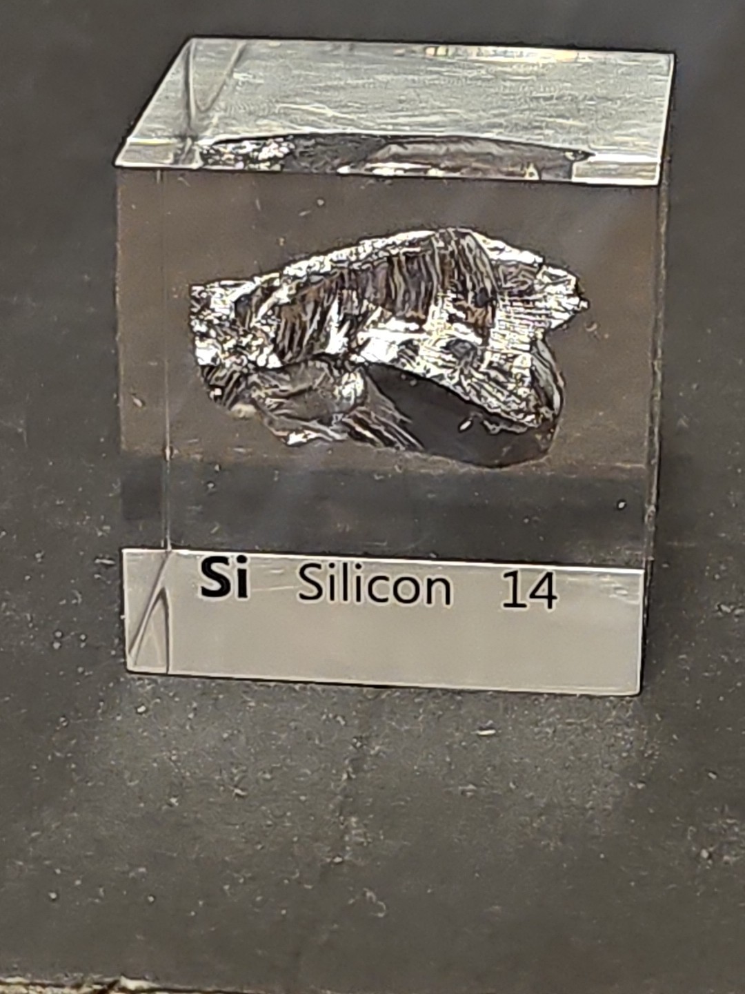 Silicon 50mm Lucite Acrylic Cube for Element Collection USA SHIPPING