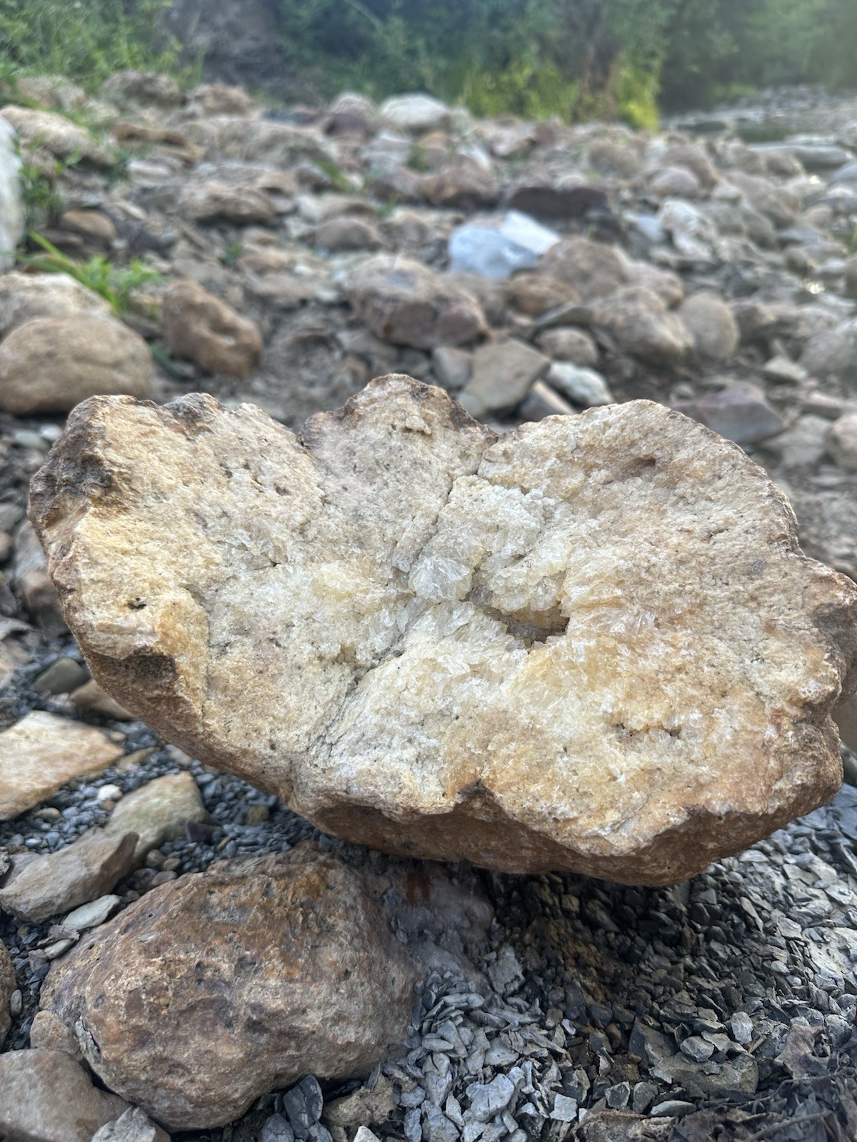 5 lbs Premium Kentucky Uncut Geodes Agates Nodules Lapidary Quartz Crystals Sale