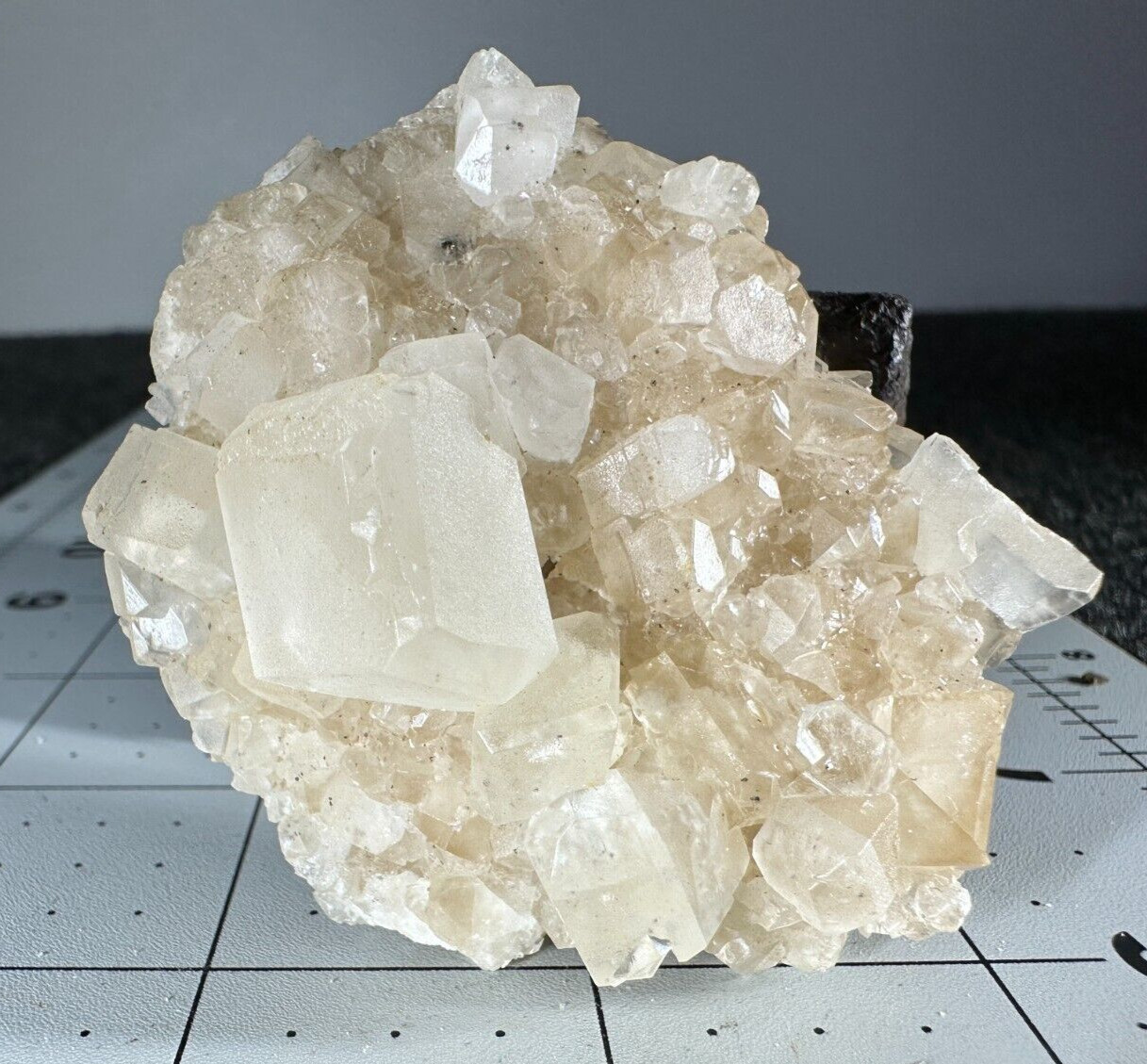 ➤ 2-1/2″ Unusual Shaped CALCITE CRYSTAL CLUSTER – Norristown Indiana VIDEO➤550