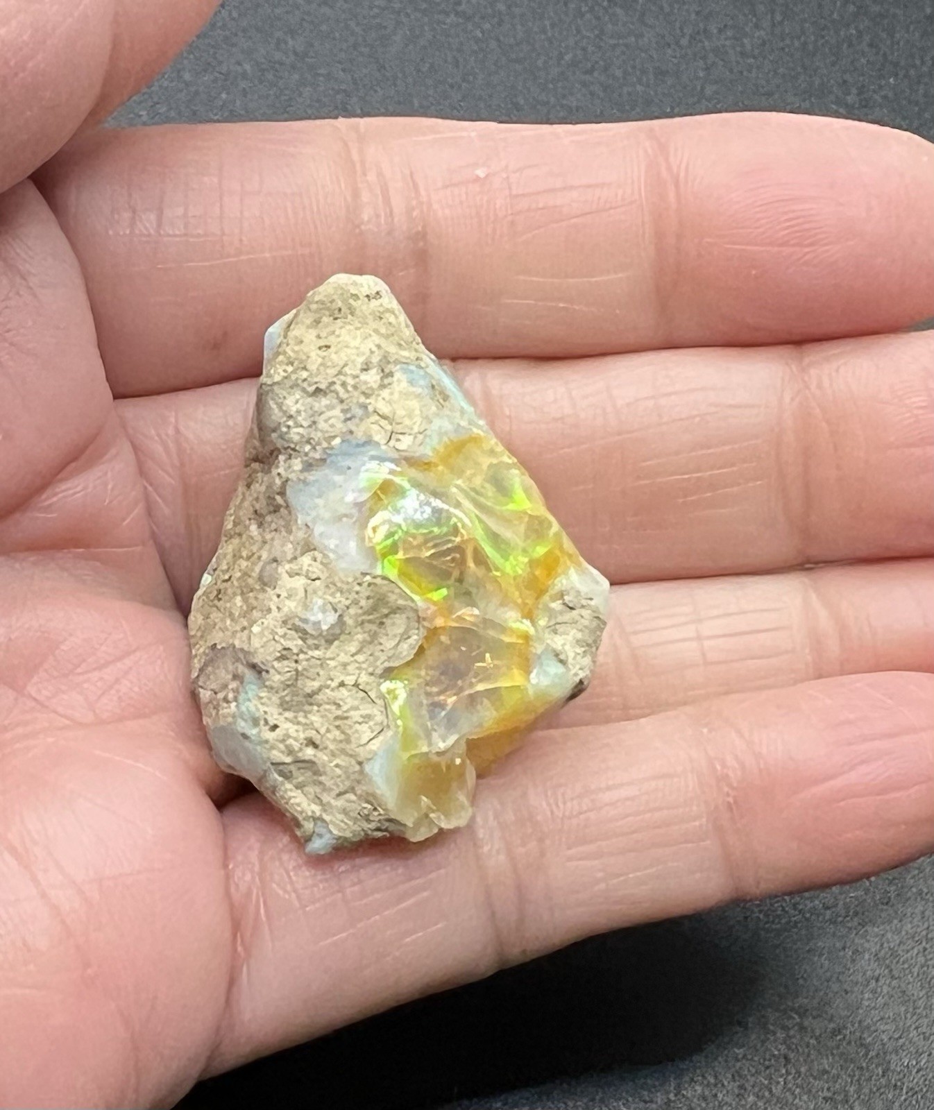 Ethiopian Welo Genuine Opal 14.5g Approx 1 1/2in AWESOME FLASHES