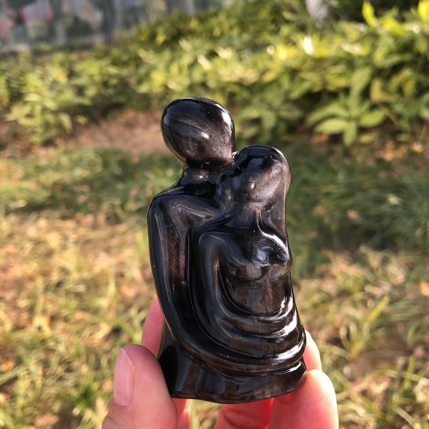 1 pcs Natural Silver Obsidian Crystal Hugging Couple Statue Romantic Love