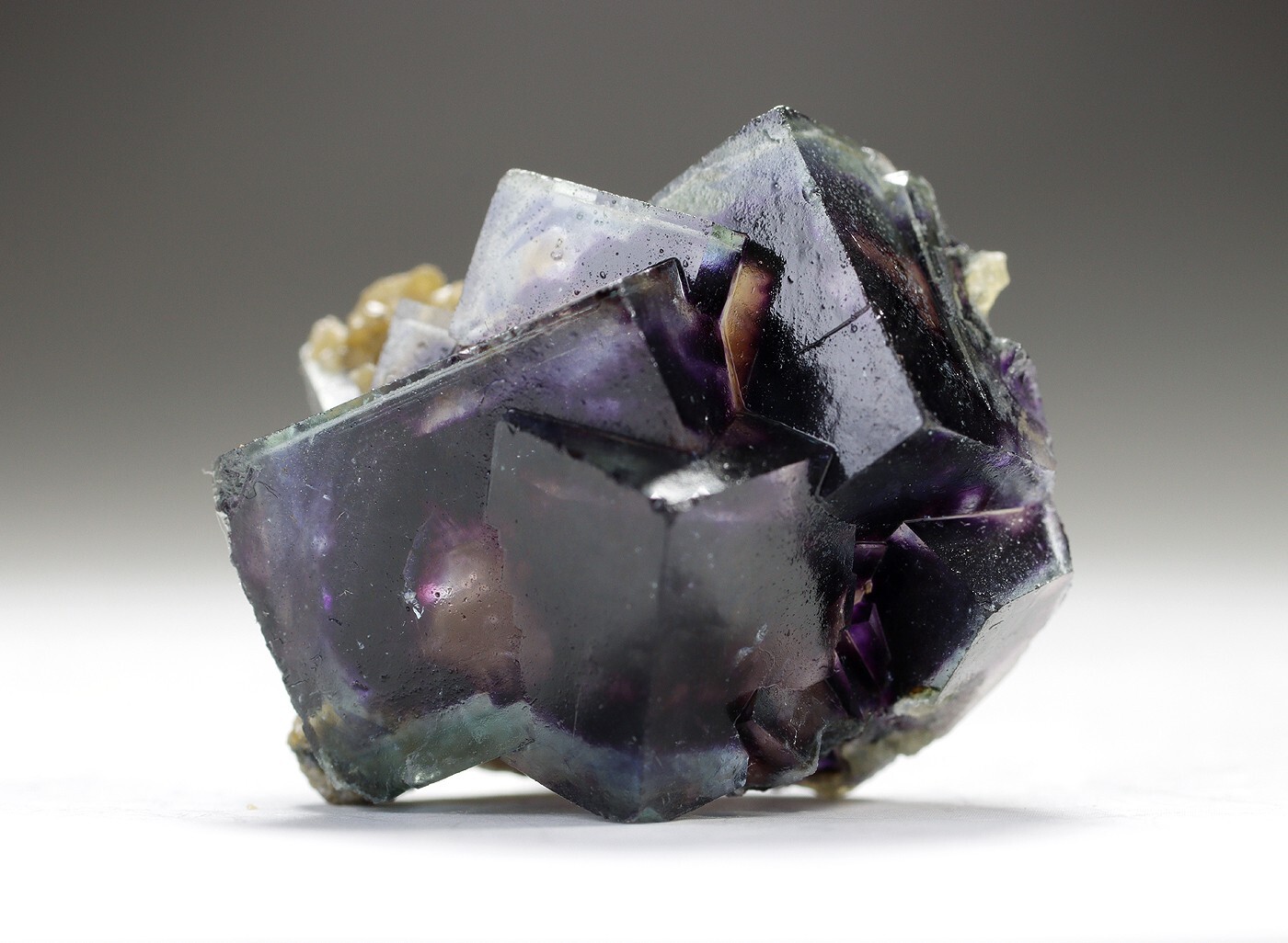 RAREST! ALIEN EYE Multicolor ZONED FLUORITE Crystal,Yaogangxian Mine,China