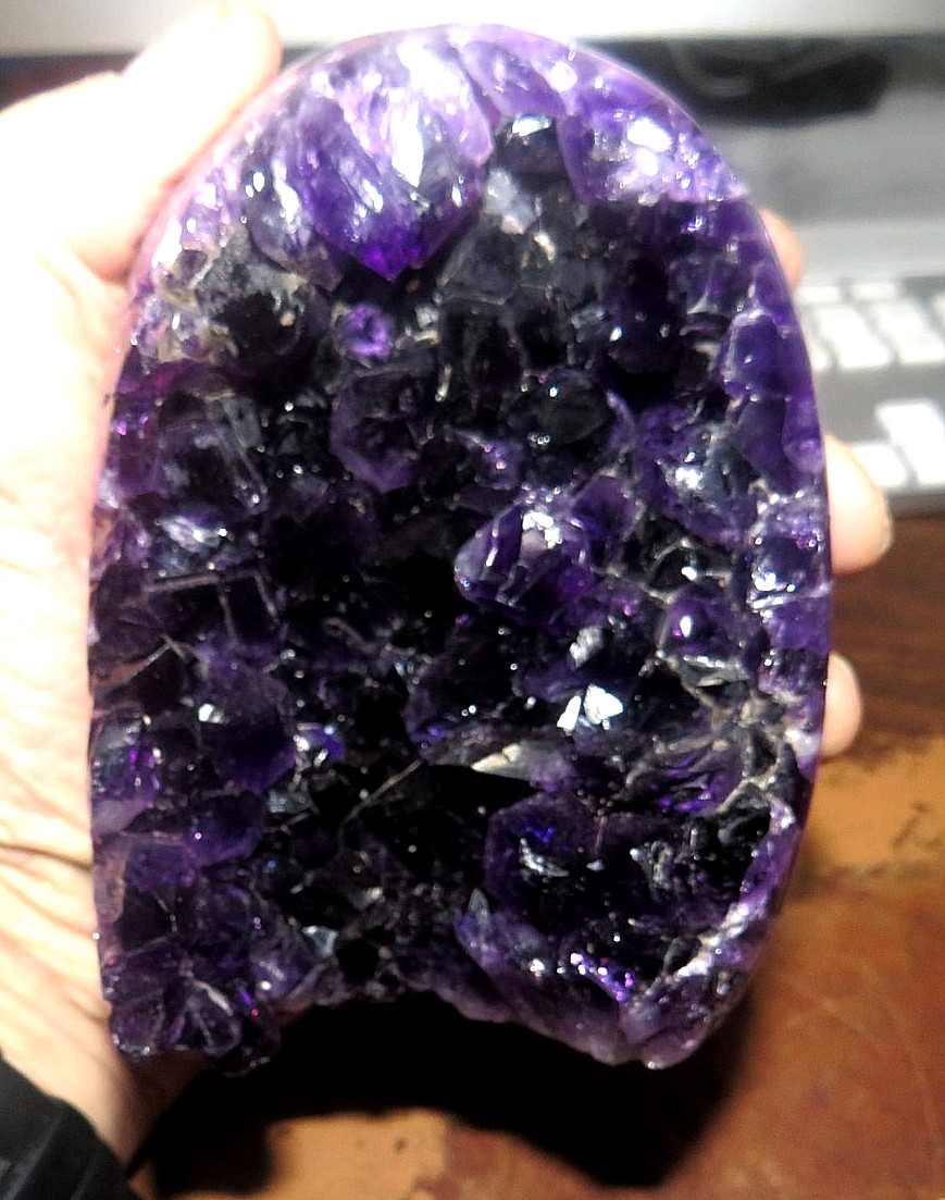 LARGE DEEP DARK AMETHYST CRYSTAL CLUSTER GEODE URUGUAY CATHEDRAL POLISHED RIM