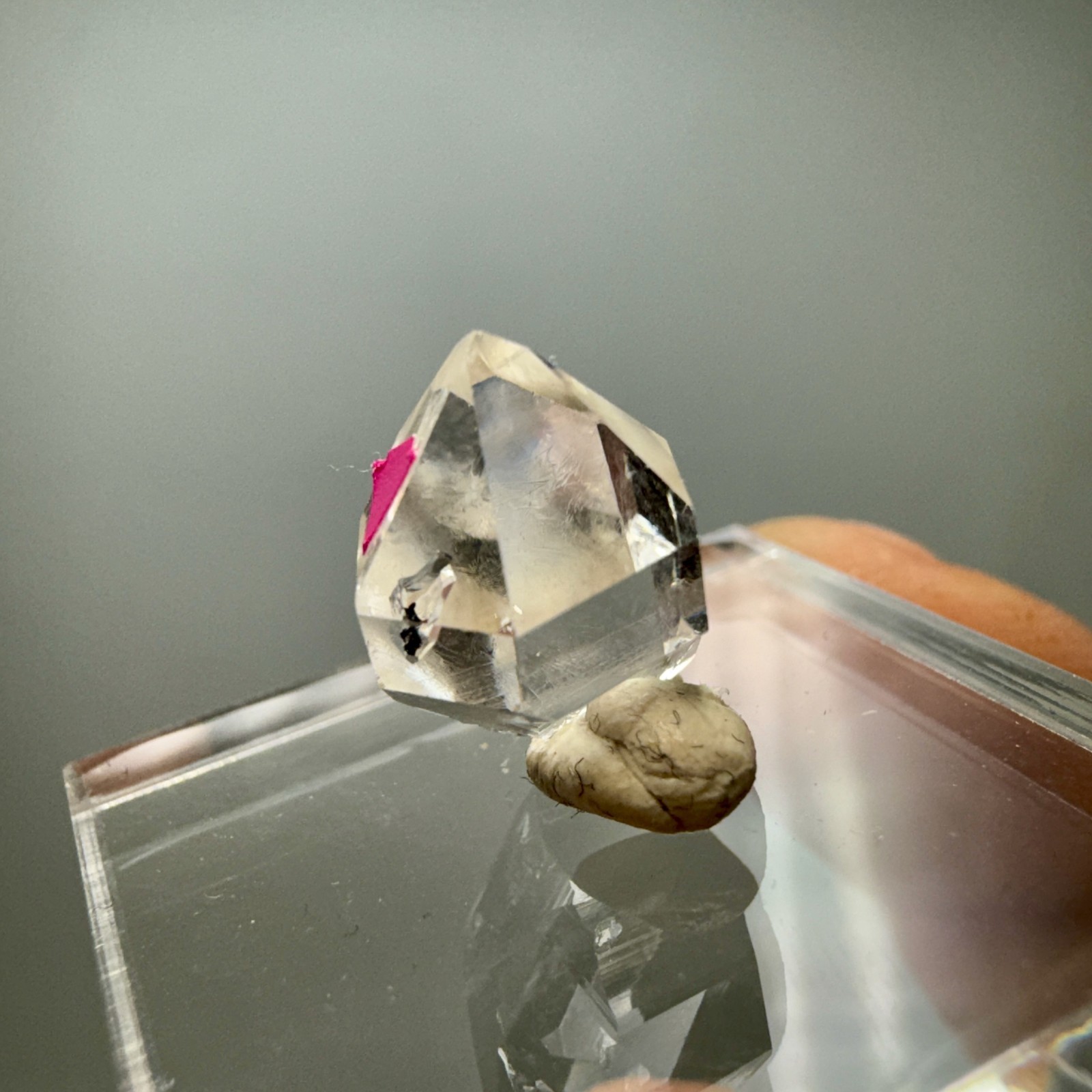 1.54 g Enhydro A-Grade Herkimer Diamond Gem w/ Moving Hydrocarbon