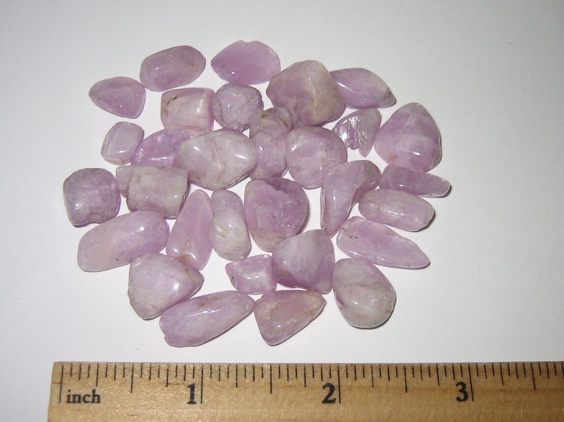 30 TUMBLED POLISHED SMALL 0.2″- 0.6″ KUNZITE CRYSTAL STONE MINERALS 52.4grams *2