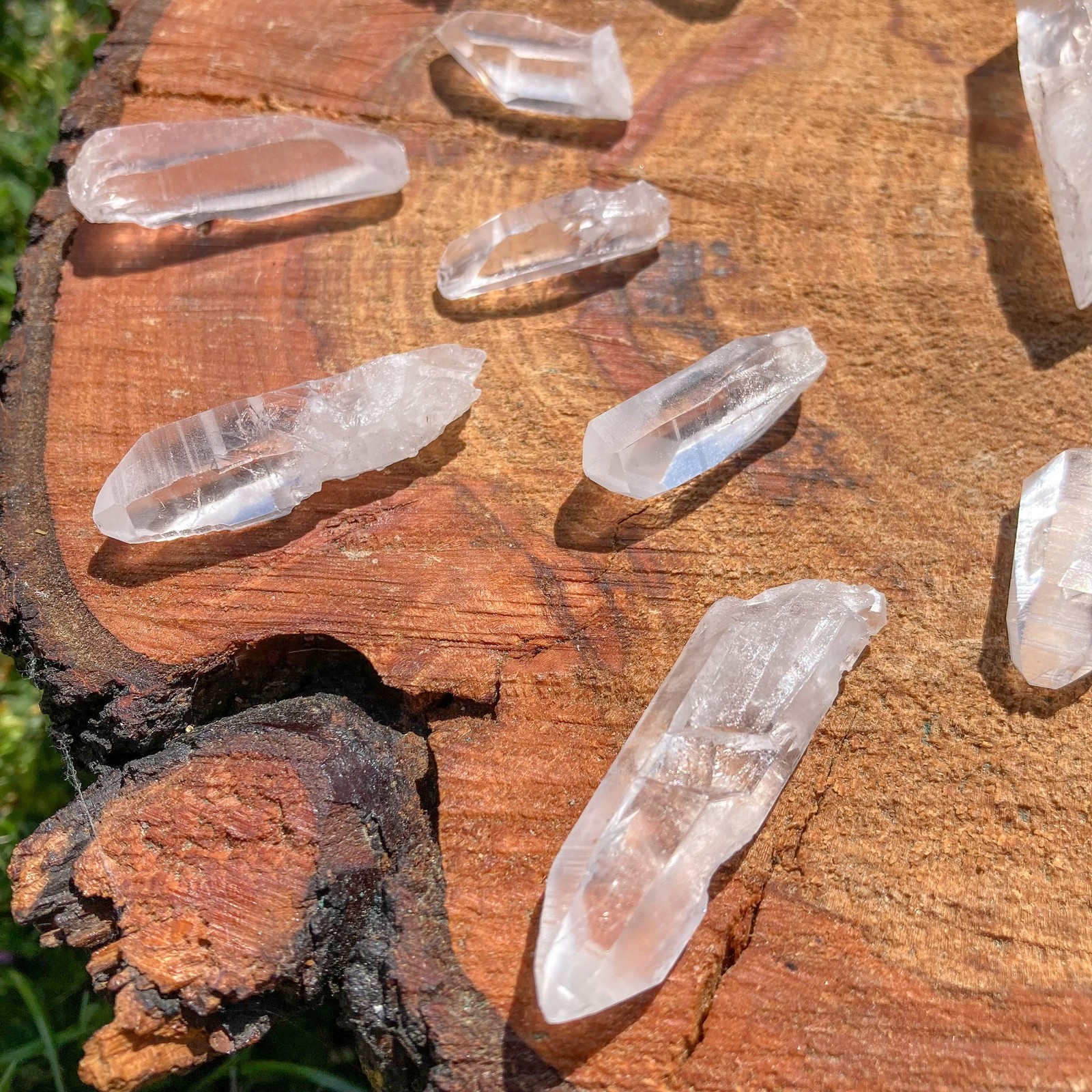 Raw Lemurian Quartz Crystal Point / Protection / Cleansing / Chakra Balance