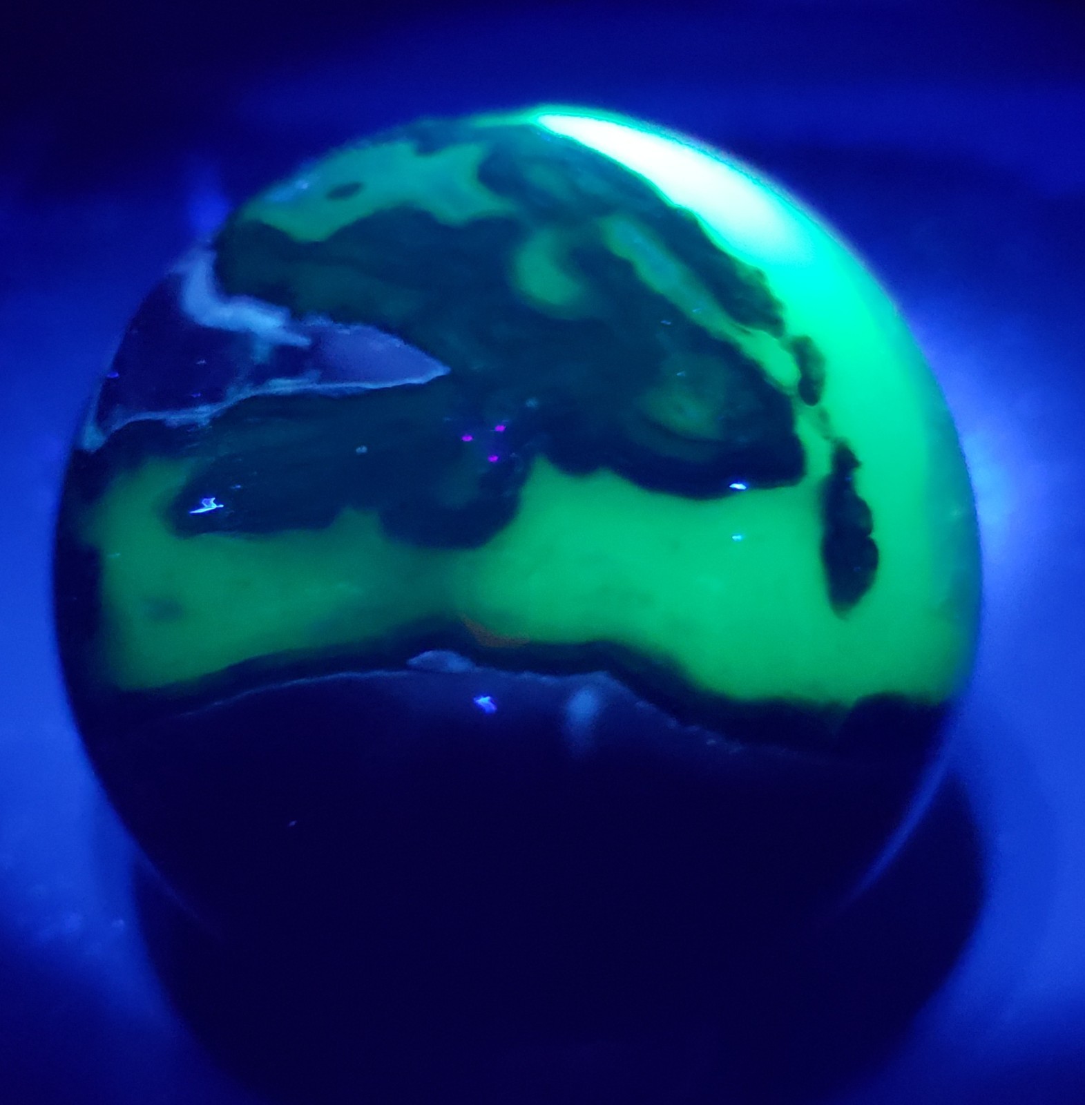 2.63″ Volcano Agate Quartz Crystal Sphere Ball Orb Stunning Green UV, 400g