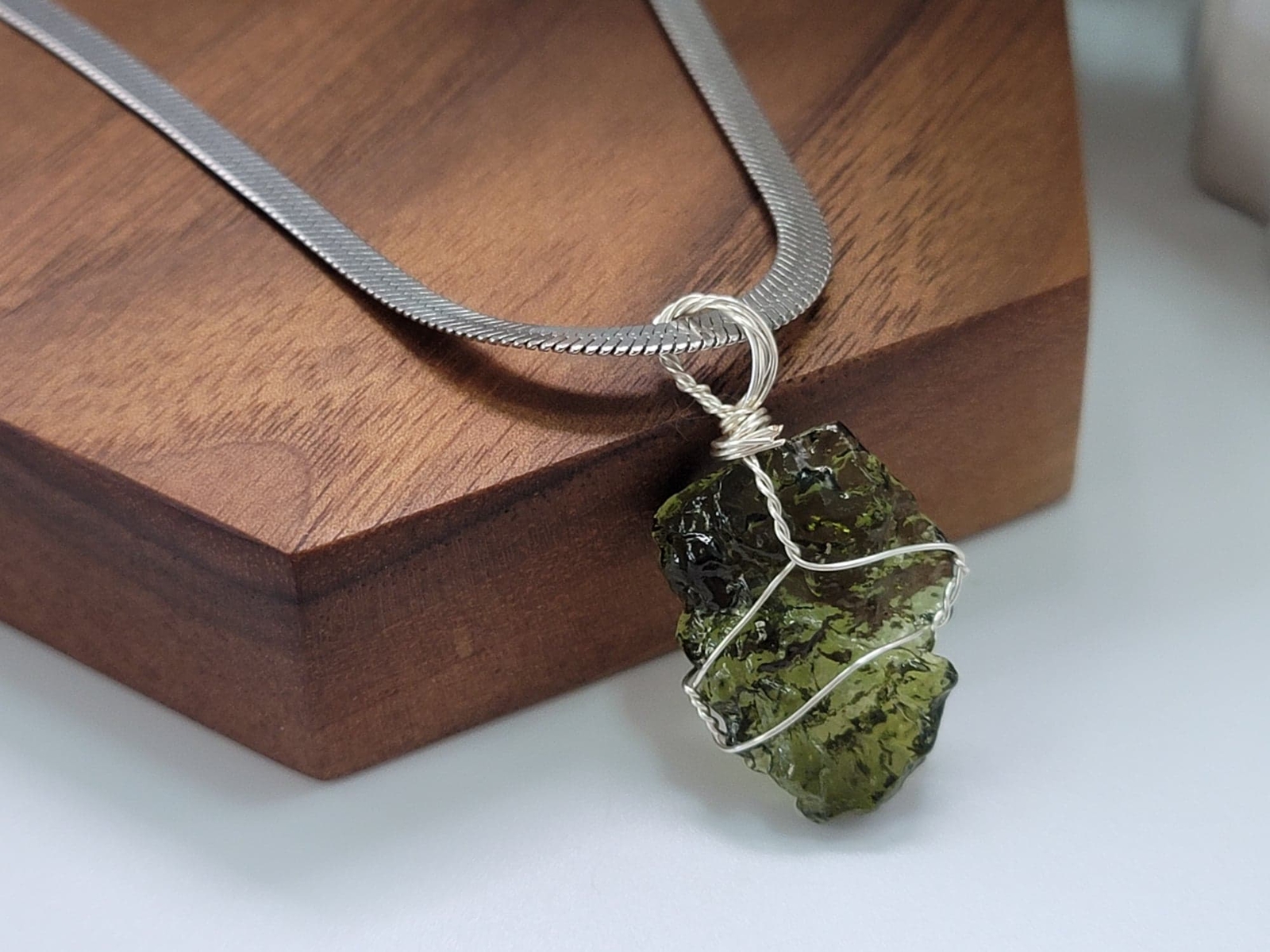 Genuine Moldavite Choker Necklace 100 % Natural Minimalist Gifts, Trendy