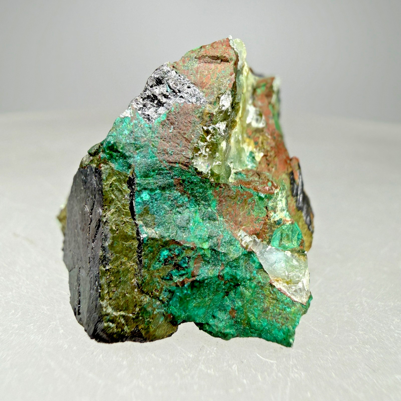 Hubnerite, Quartz: Harding Mine, Picuris District, Taos County, New Mexico