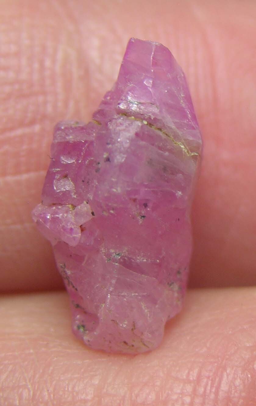 6.60ct Vietnam 100% Natural Pink Sapphire Ruby Dogtooth Crystal Specimen 15mm