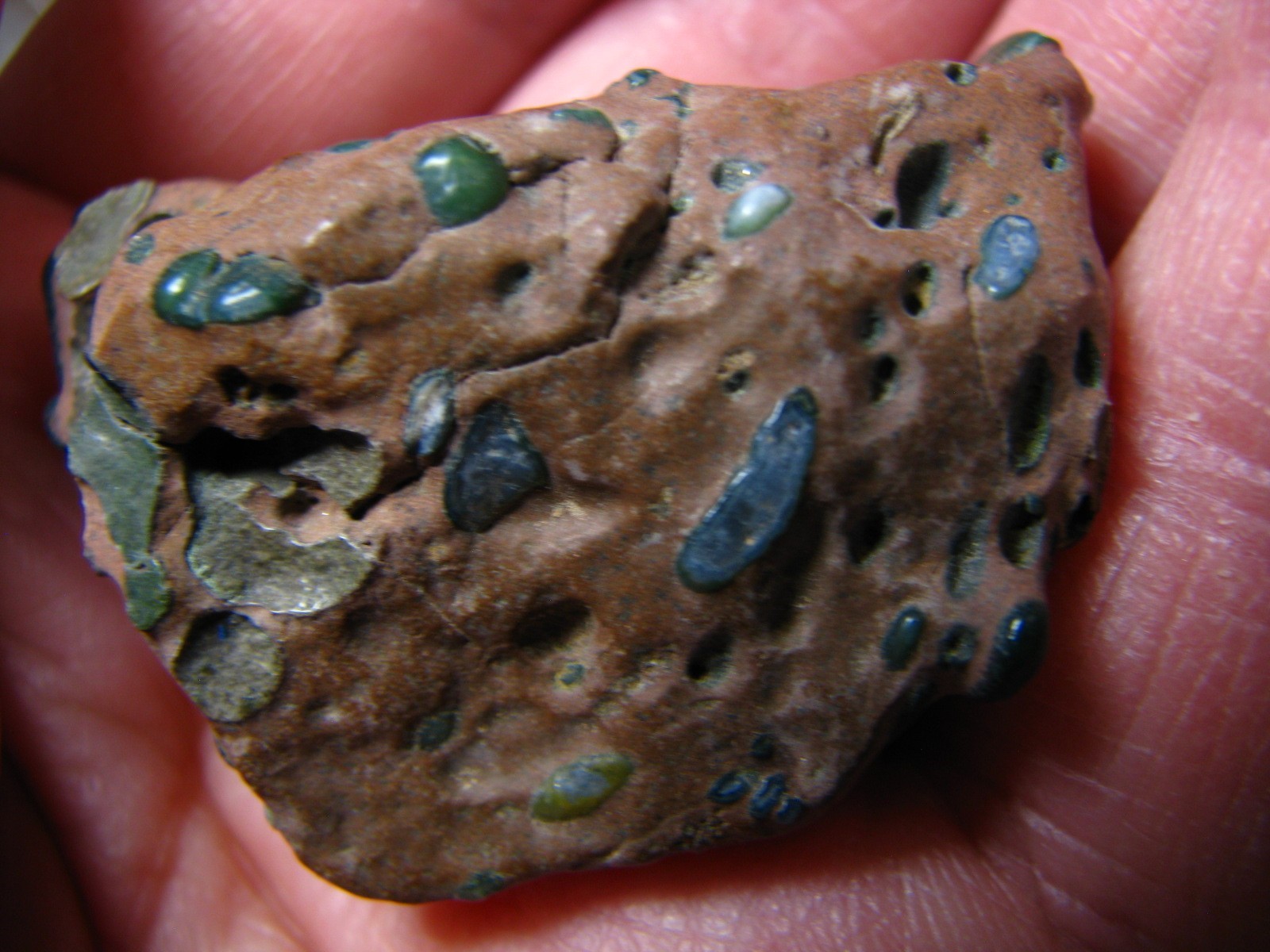 OVER 50 GREEN JADE PIECES IN BROWN MATRIX 46g 1.88×1.3×1.1in JIANGSU CHINA #216