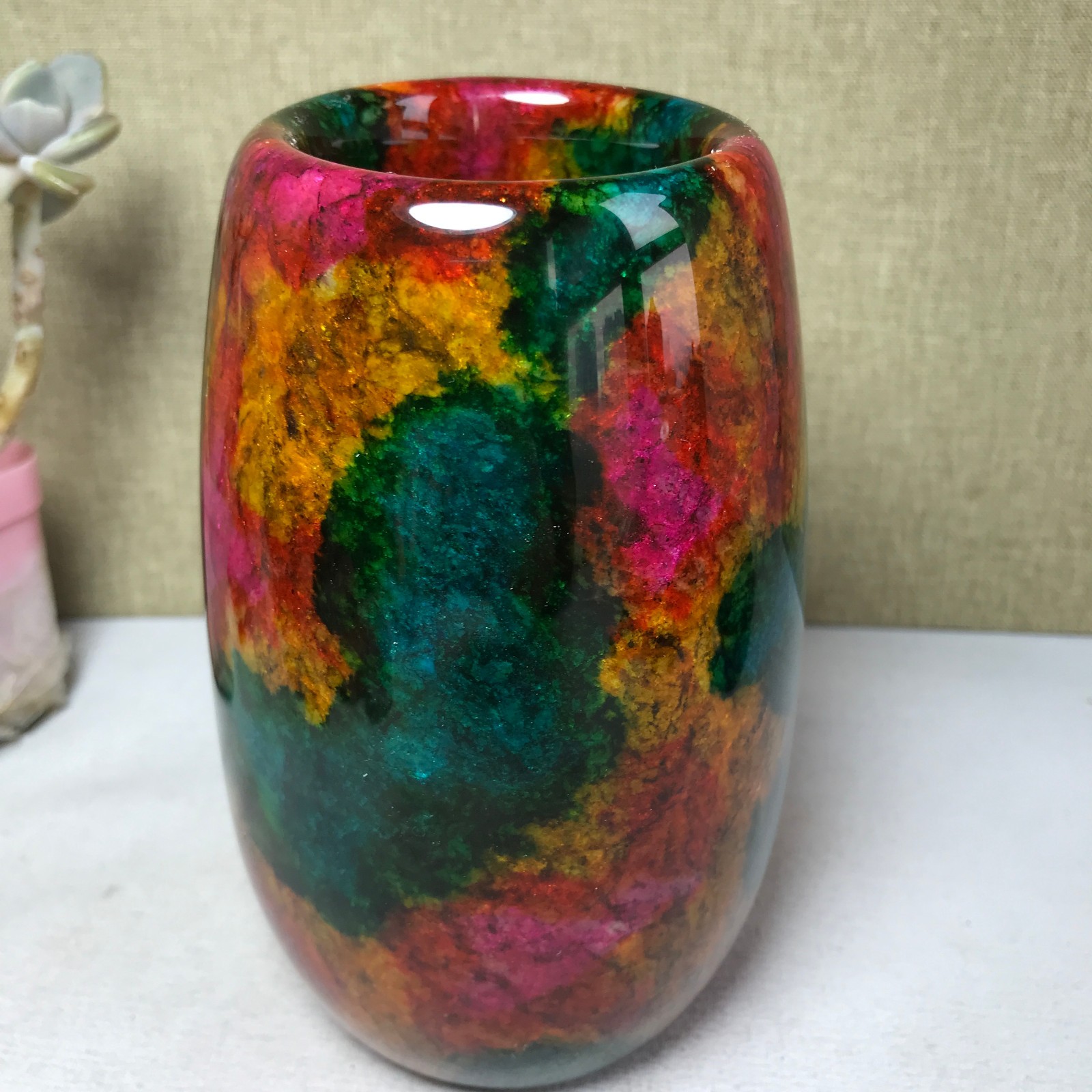 Natural “Seven Colors Jade” vase specimen -Taiwan China 1130g 129mm A2930