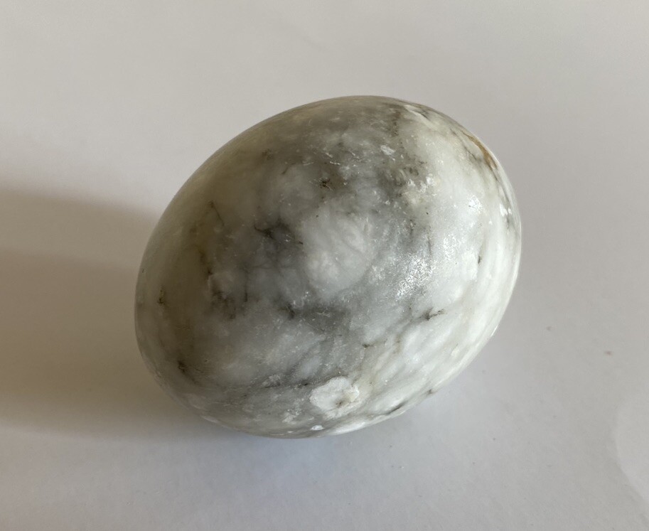 Marble or Alabaster Specimen Polished Egg Shaped 2-1/2in L x 1-5/8in D