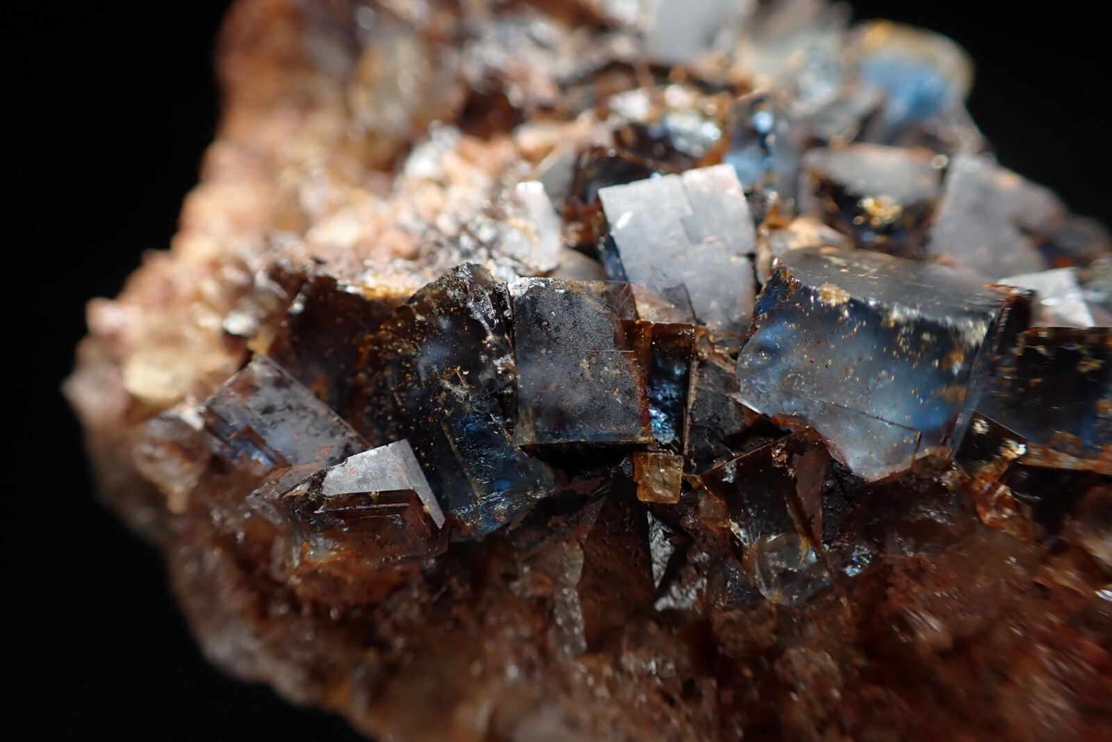 FLUORITE * BLUE CRYSTALS ON QUARTZ * RARE LOCALITY ! Cerny Potok, CZECH REPUBLIC