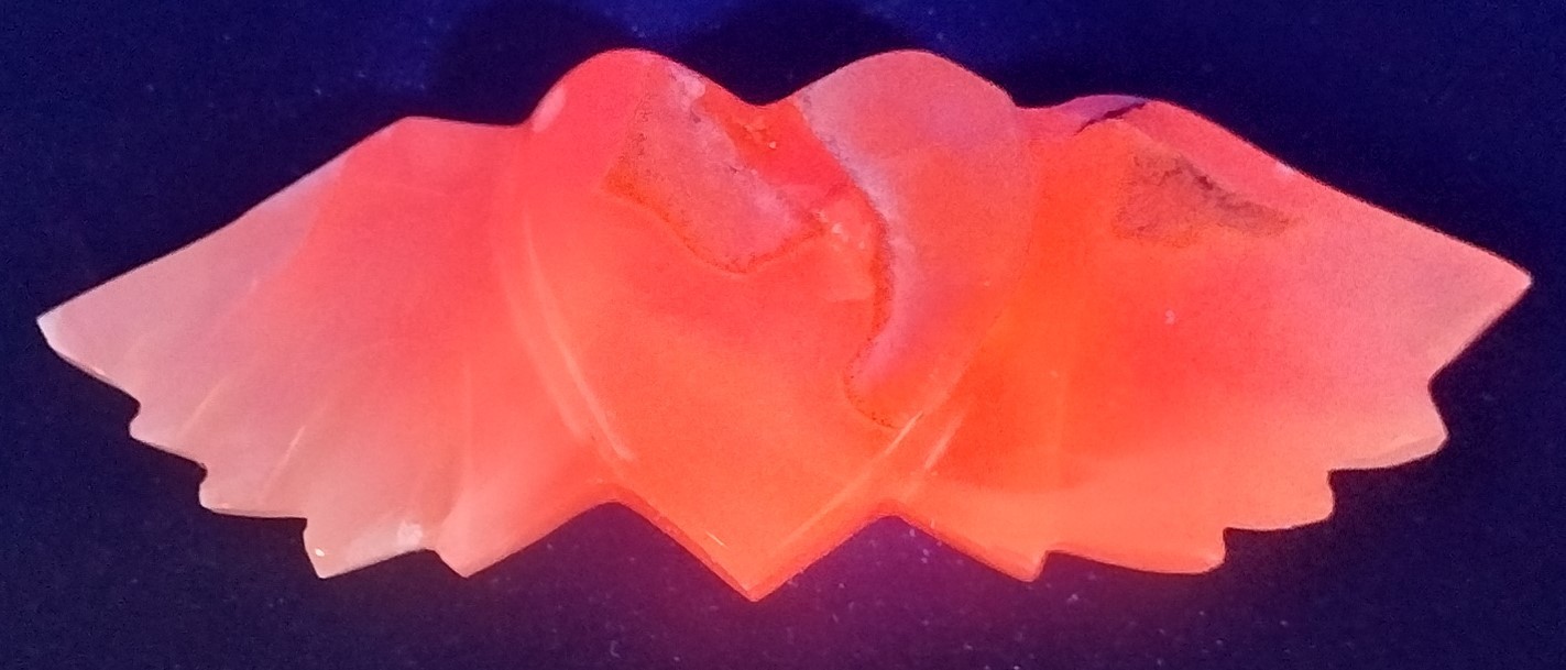 UV Reactive Mangano Calcite Angel Wing Heart Fluorescent 365nm Glow Crystal