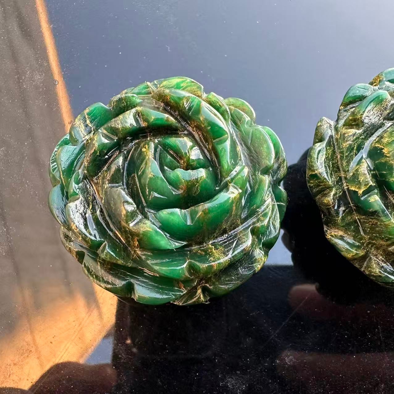 1pc Natural Emerald Quartz Carved Flower Skull Crystal Reiki Gift